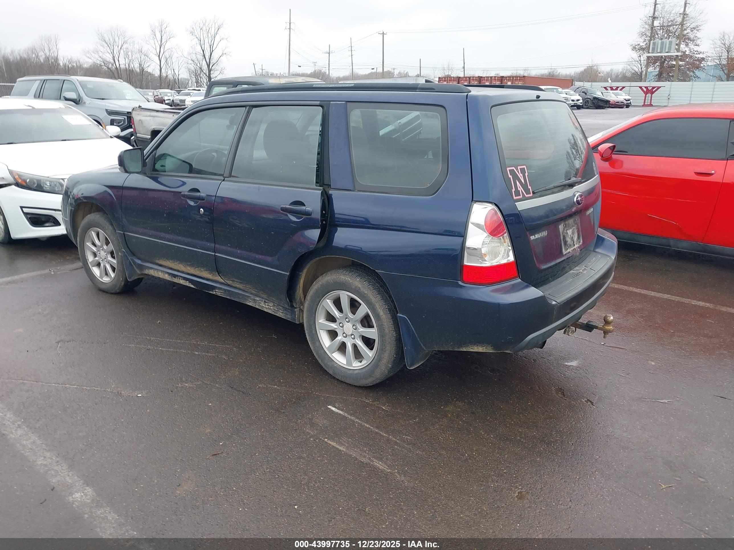 SUBARU FORESTER image 3