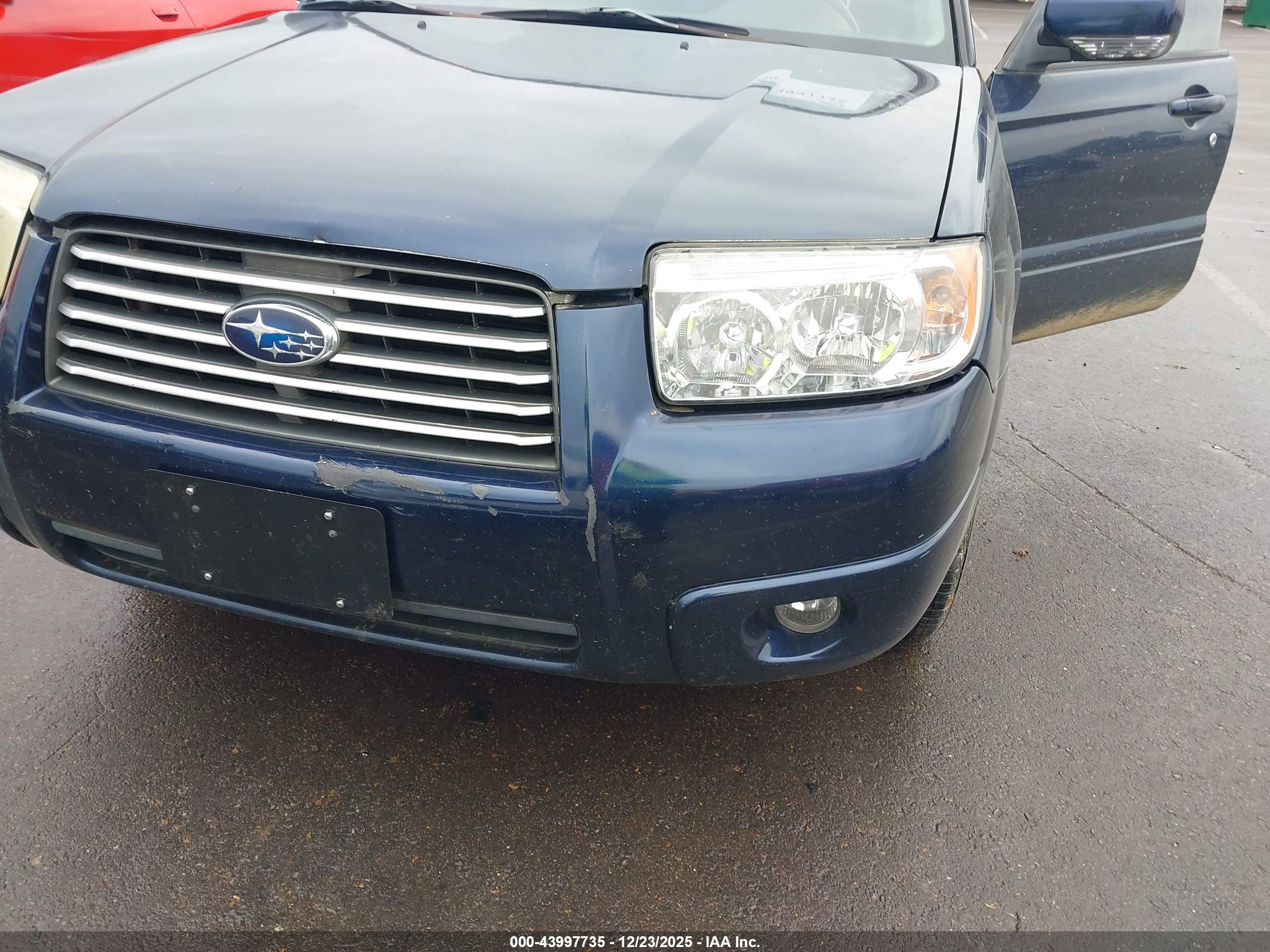SUBARU FORESTER image 6