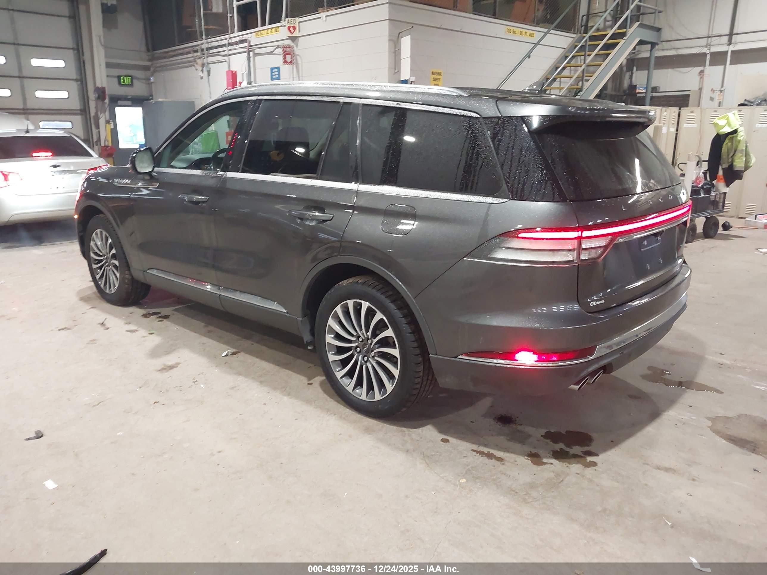 LINCOLN AVIATOR image 3