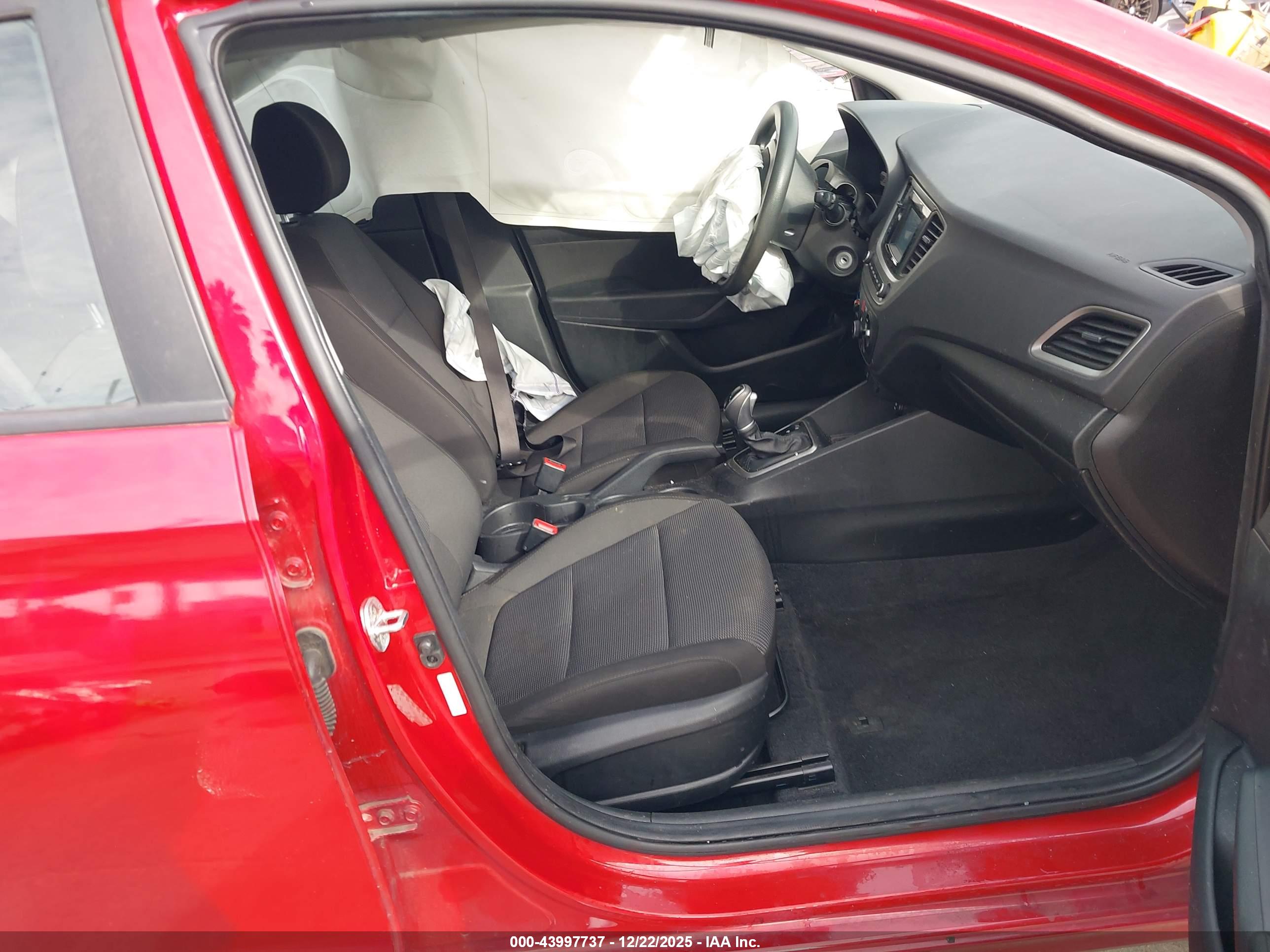 HYUNDAI ACCENT image 5