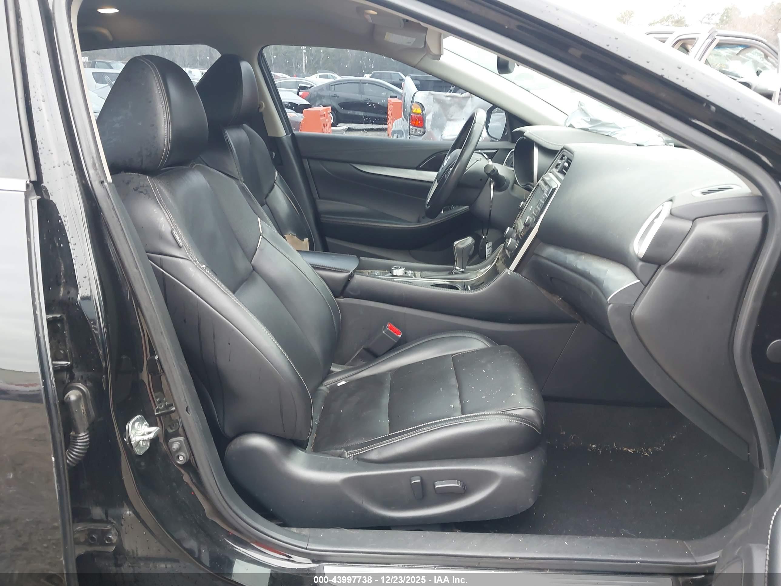 NISSAN MAXIMA image 5