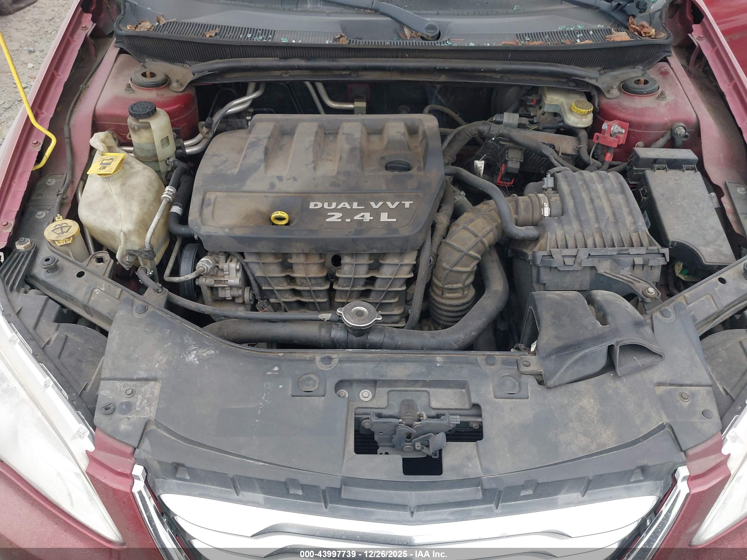 CHRYSLER 200 image 10