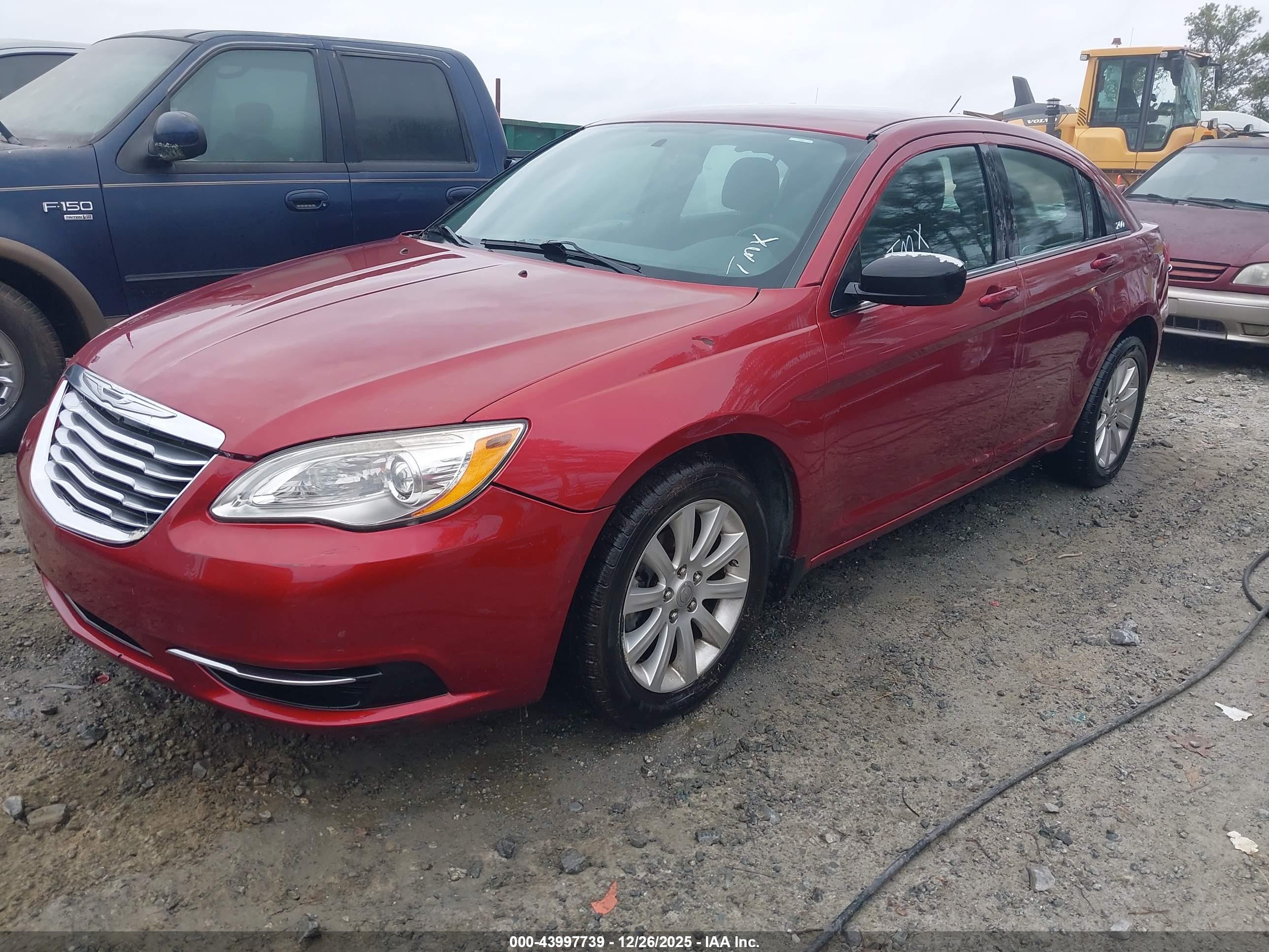 CHRYSLER 200 image 2