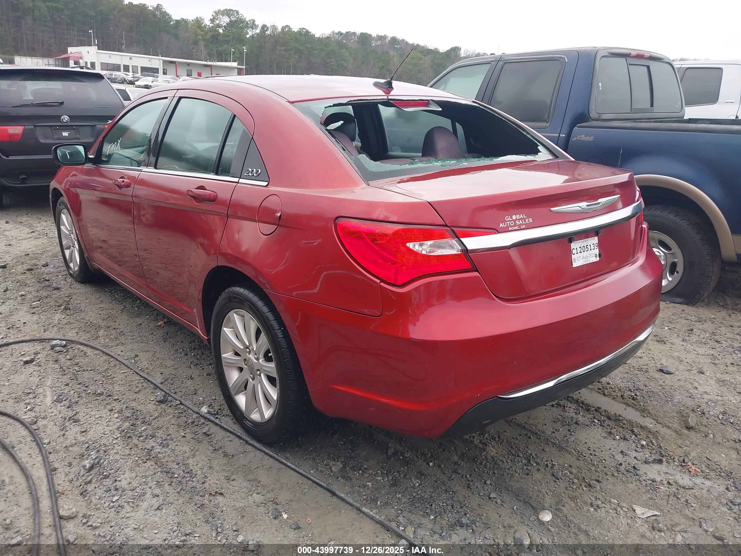 CHRYSLER 200 image 3