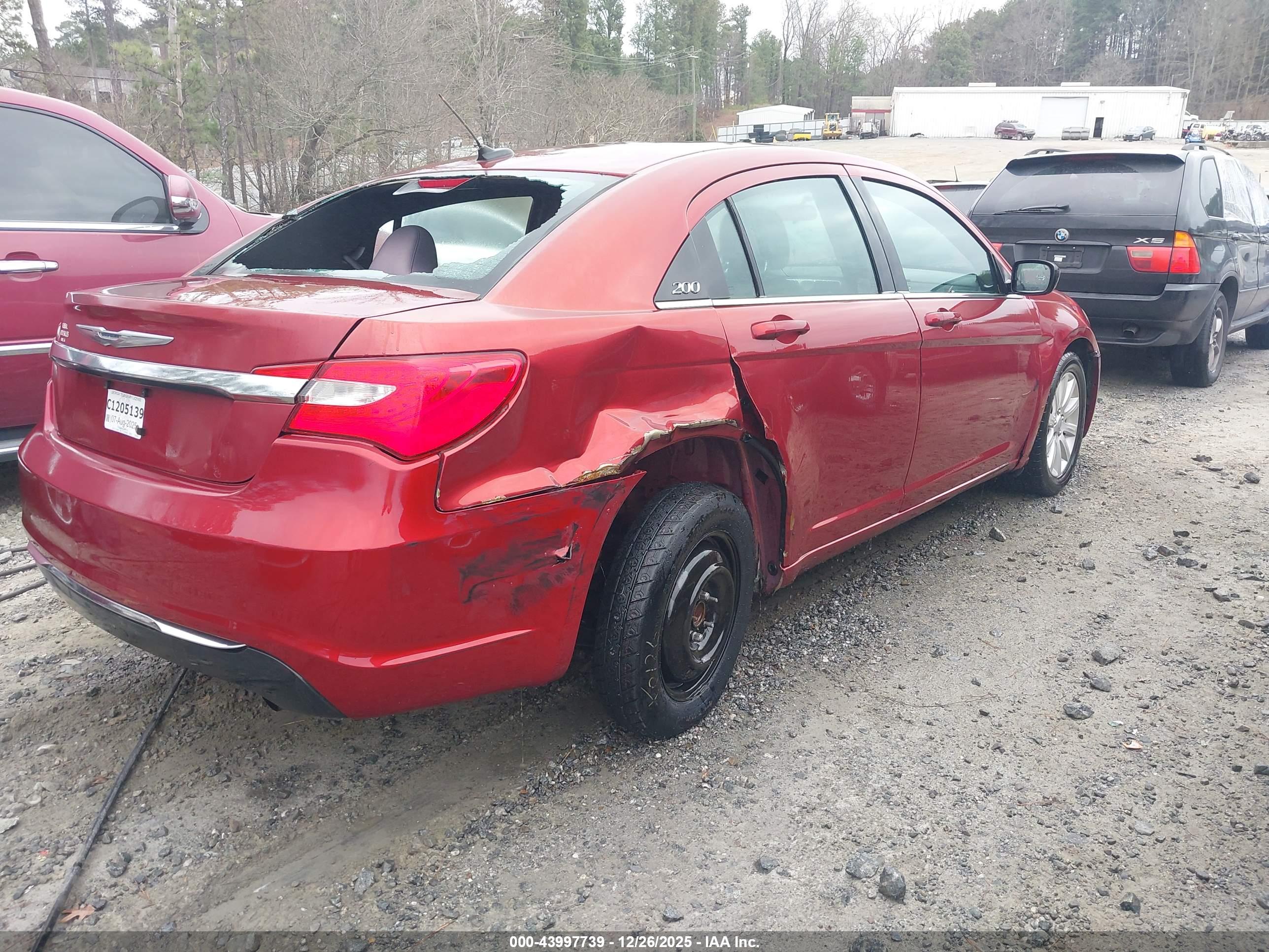 CHRYSLER 200 image 4