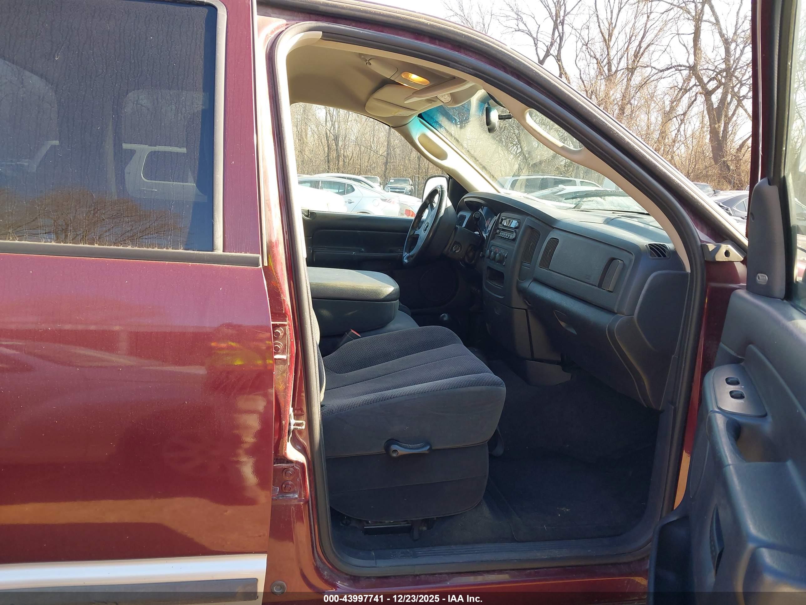 DODGE RAM image 5