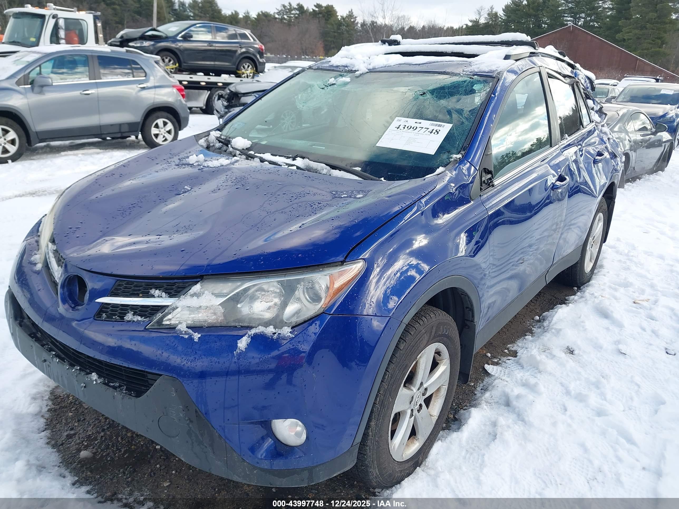 TOYOTA RAV4 image 2