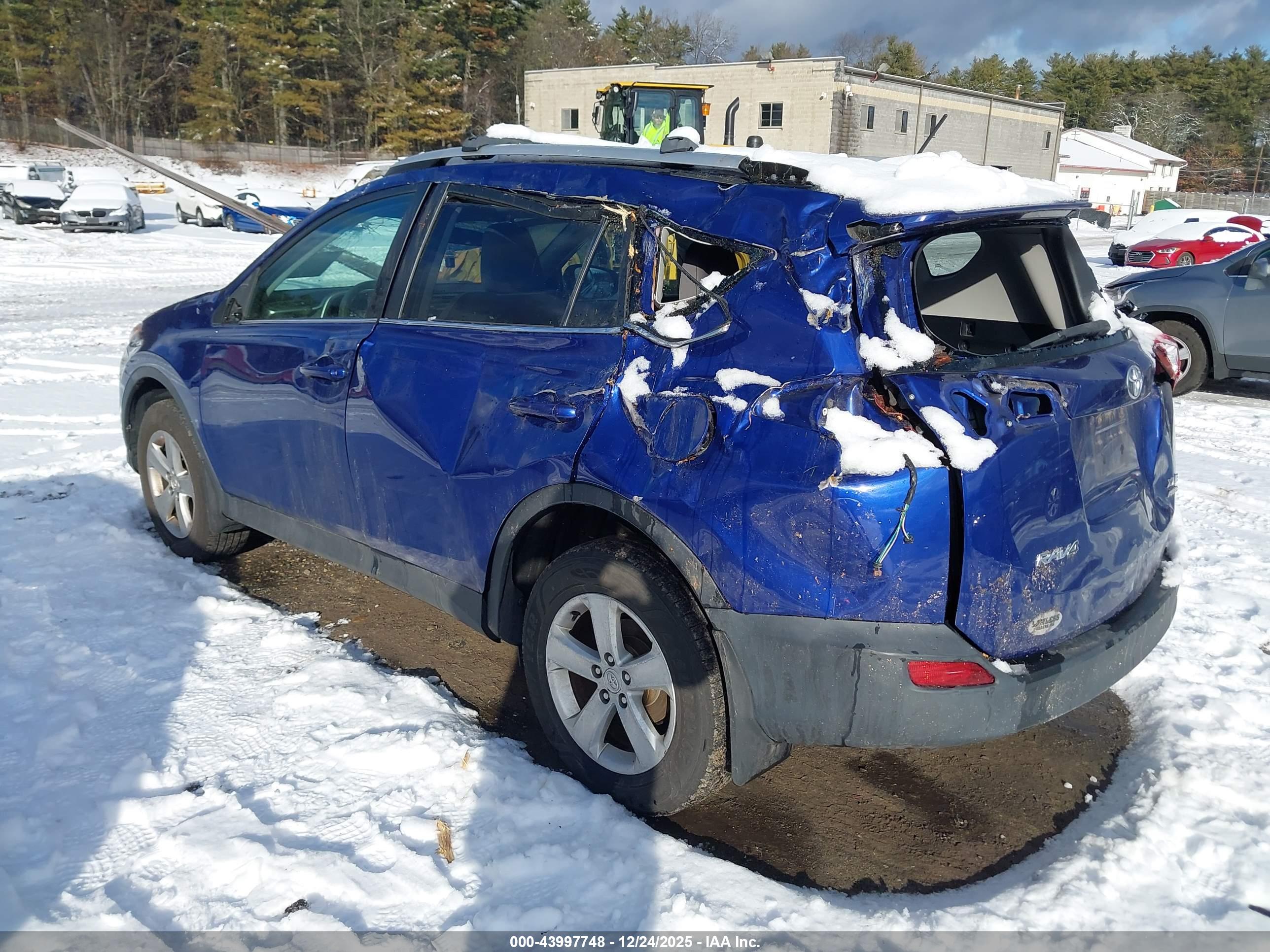 TOYOTA RAV4 image 6