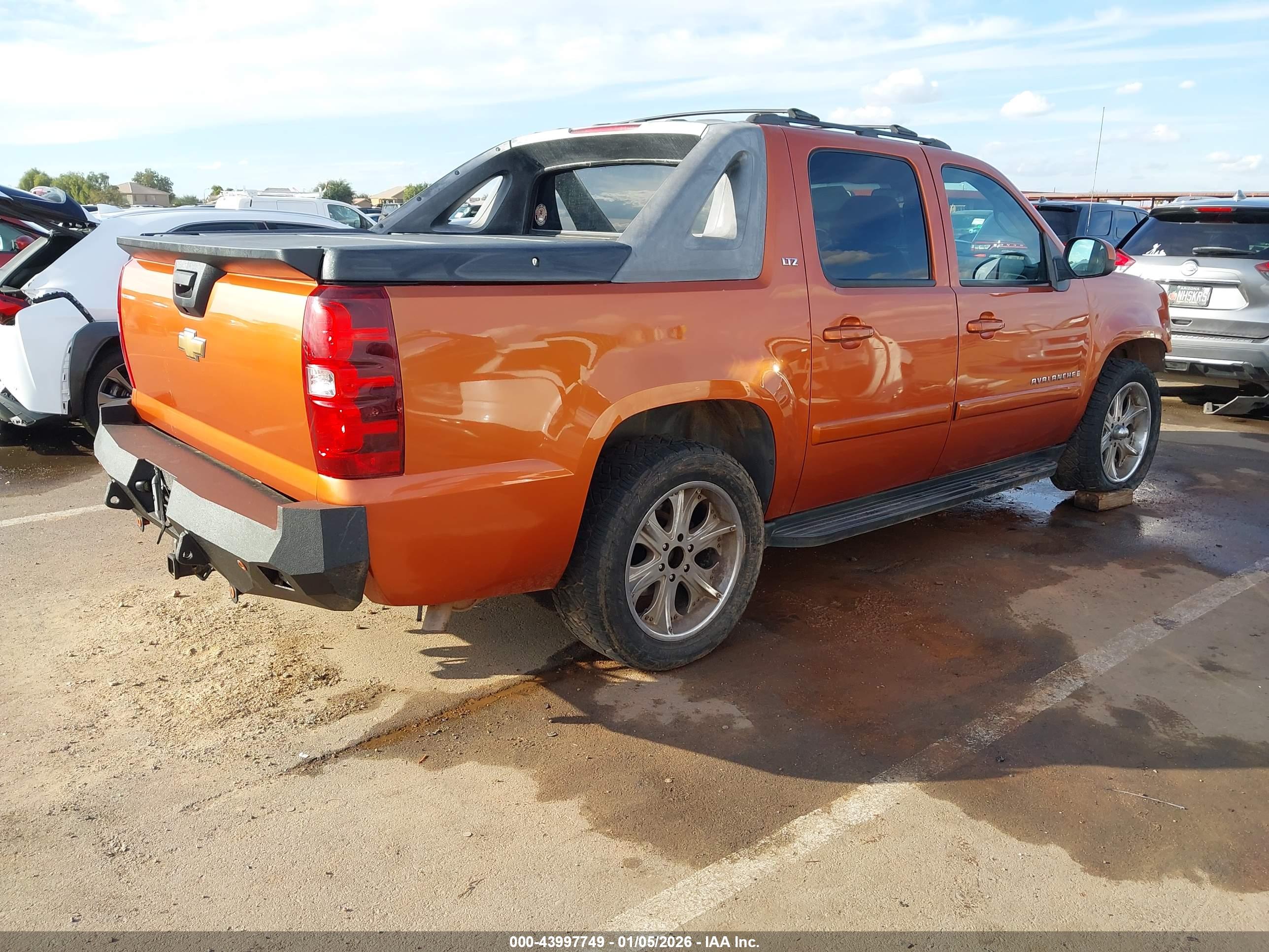 CHEVROLET AVALANCHE image 4