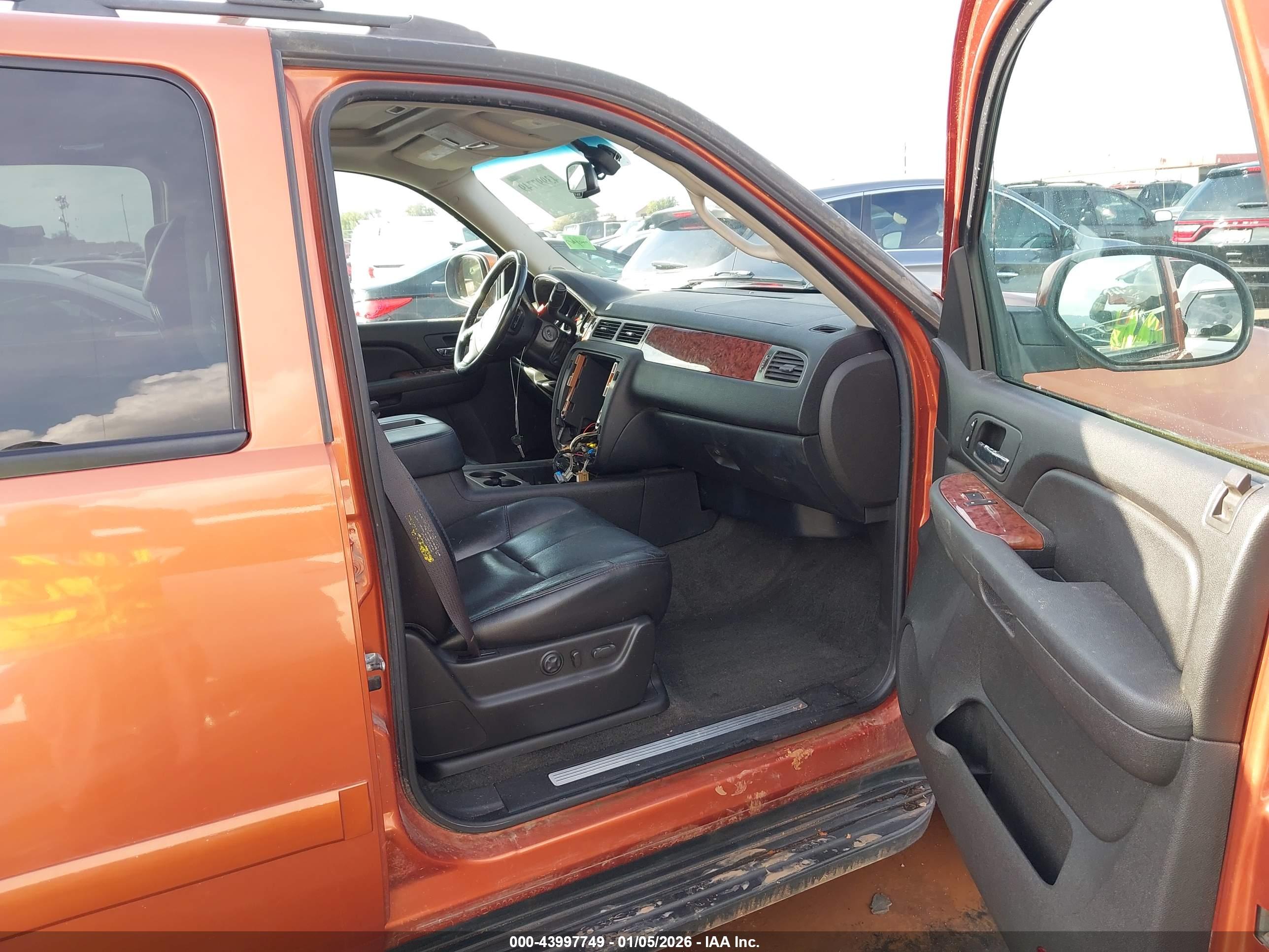 CHEVROLET AVALANCHE image 5