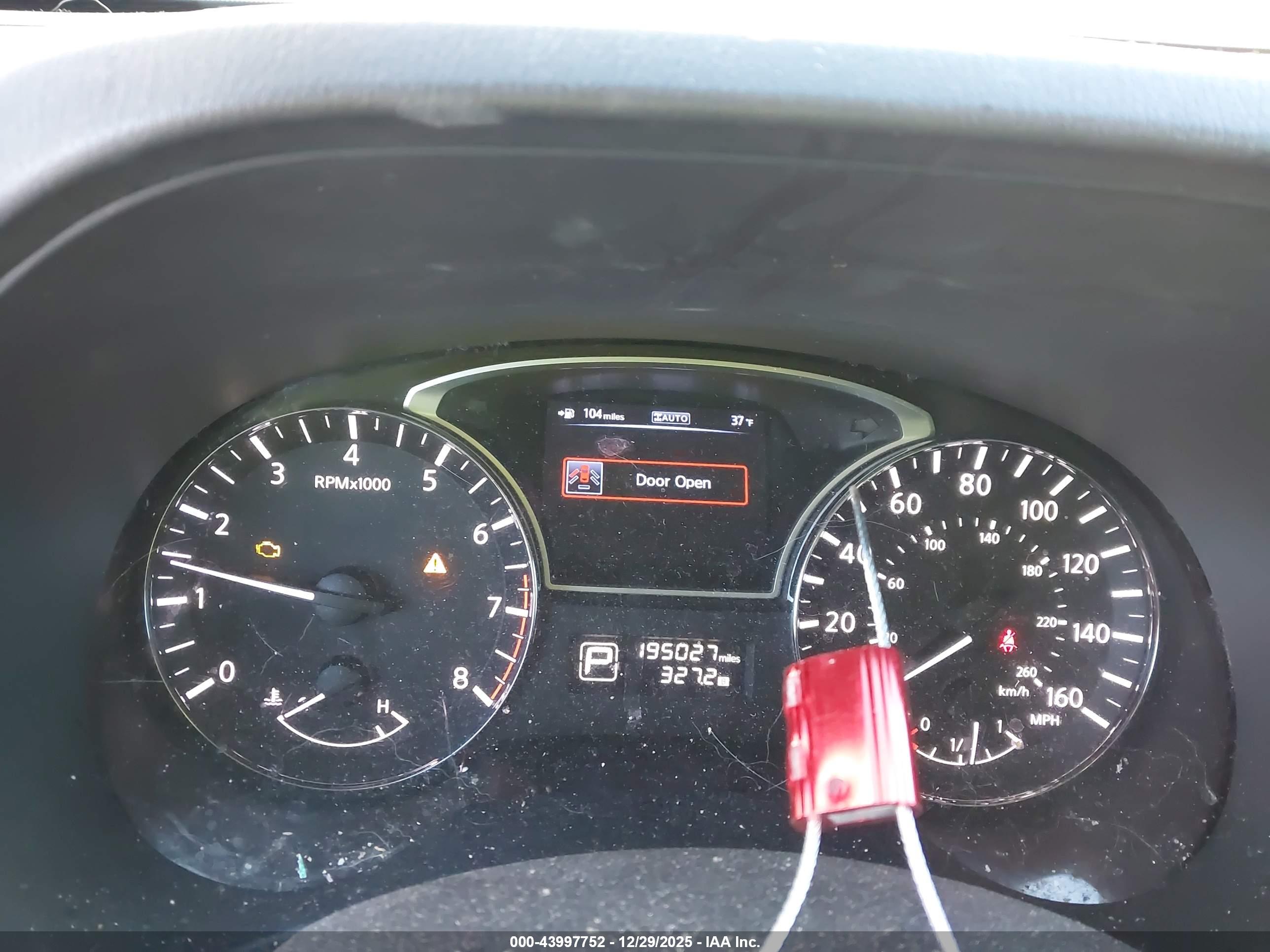 NISSAN PATHFINDER image 7