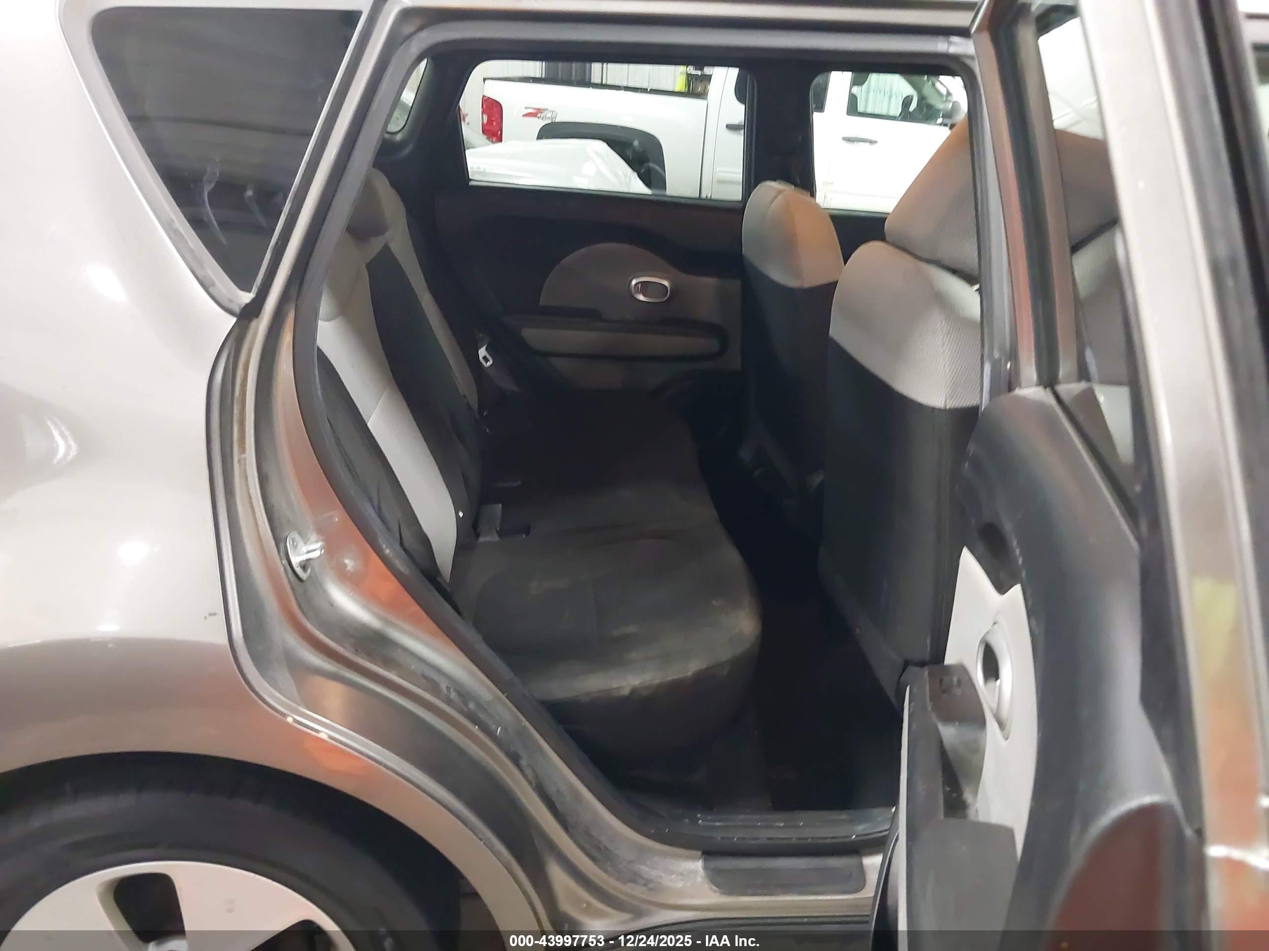 KIA SOUL image 8