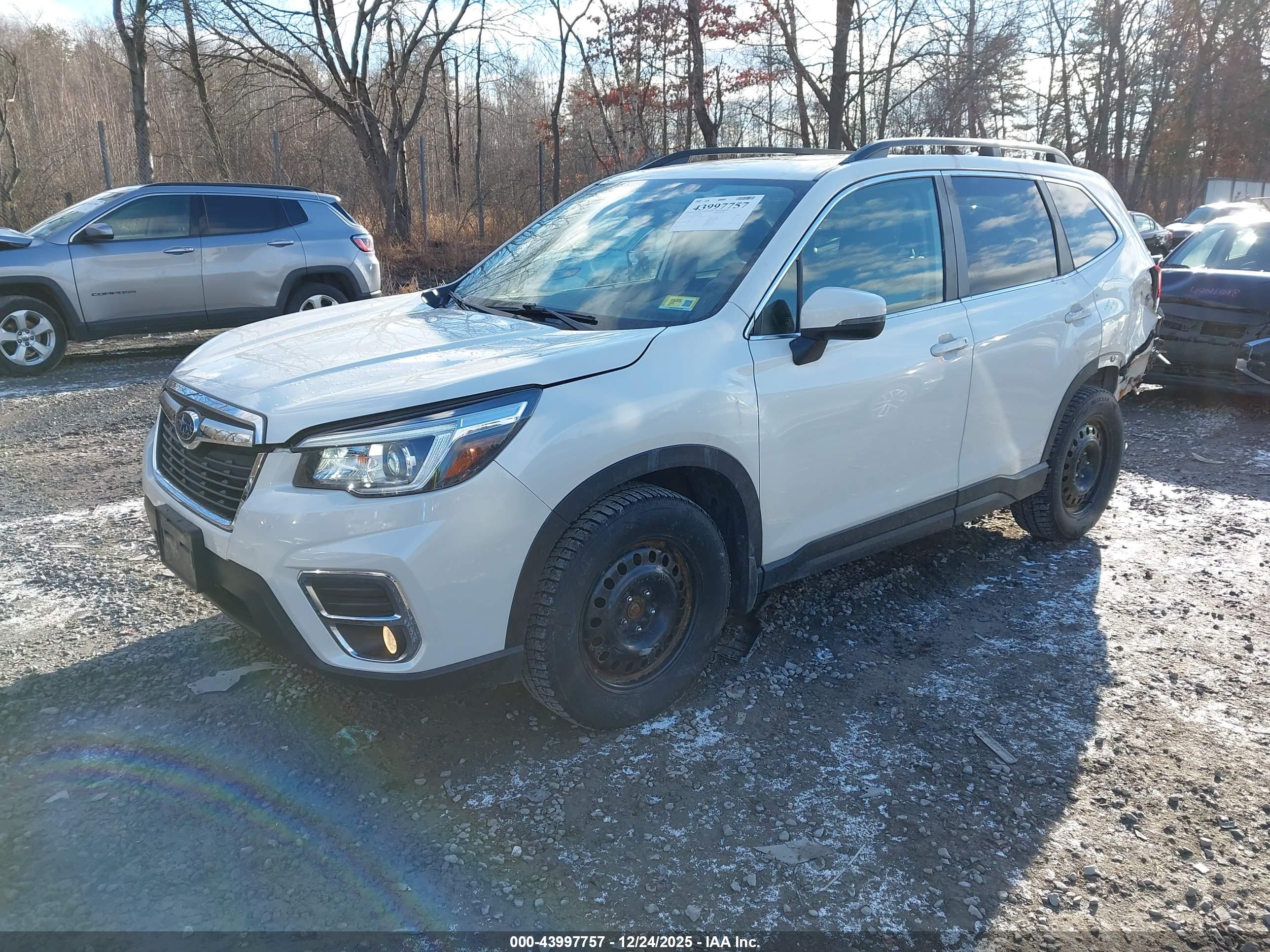 SUBARU FORESTER image 2