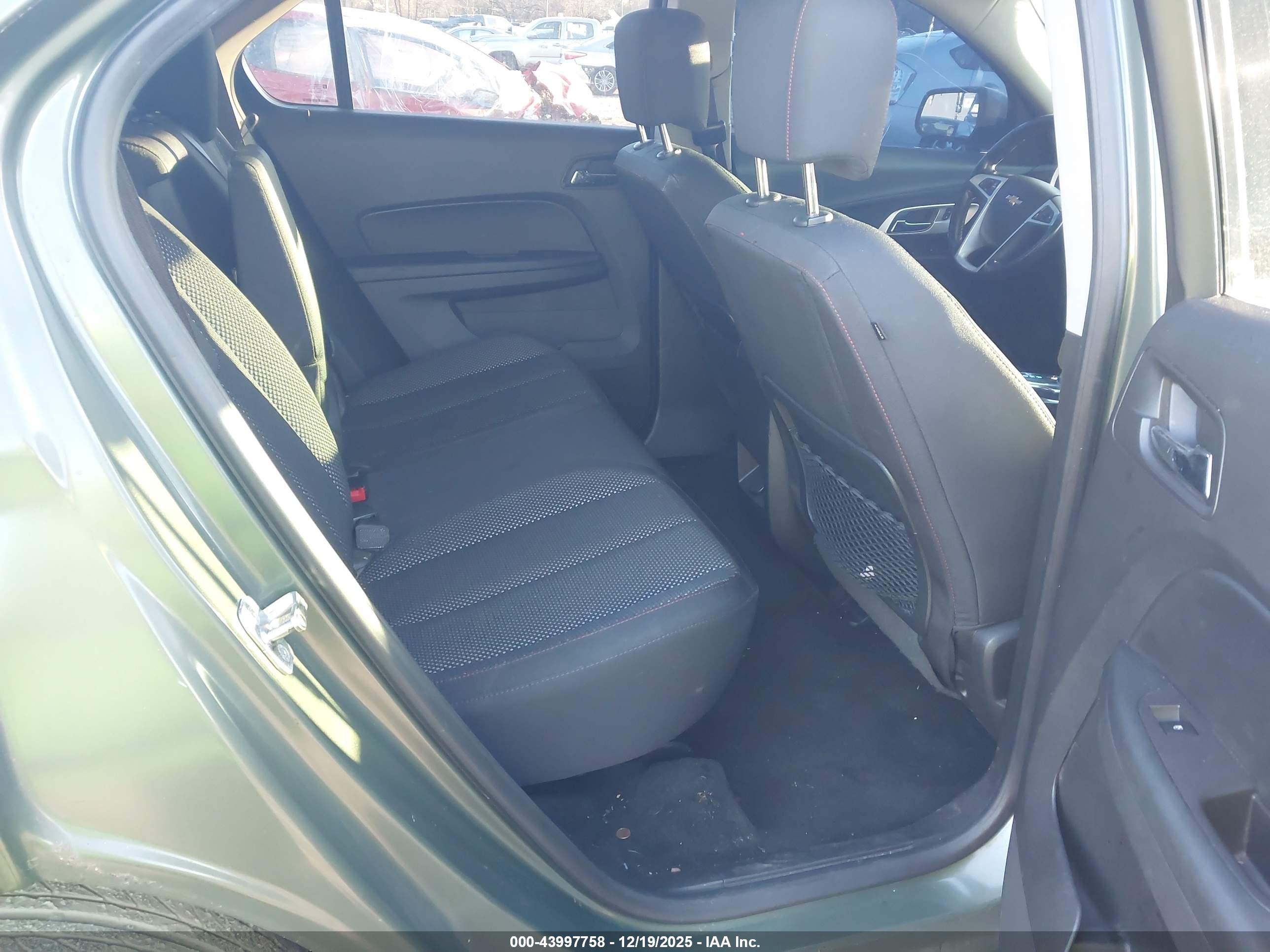 CHEVROLET EQUINOX image 8
