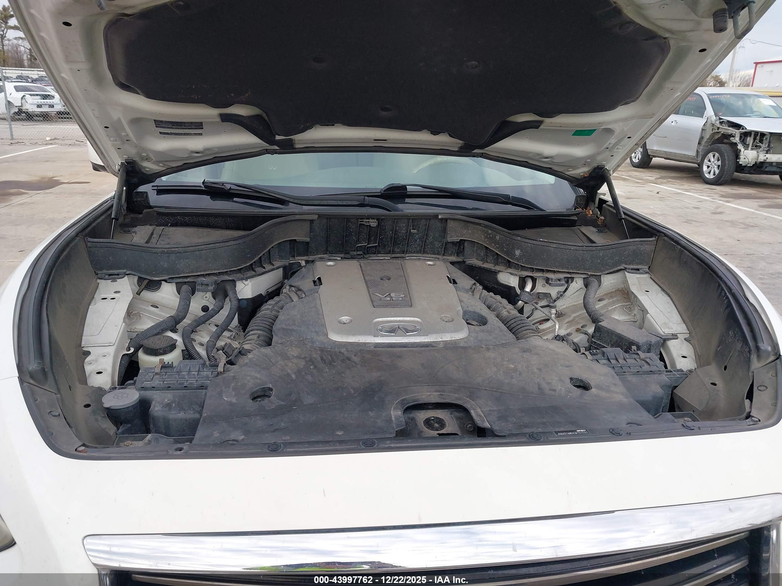 INFINITI FX35 image 10