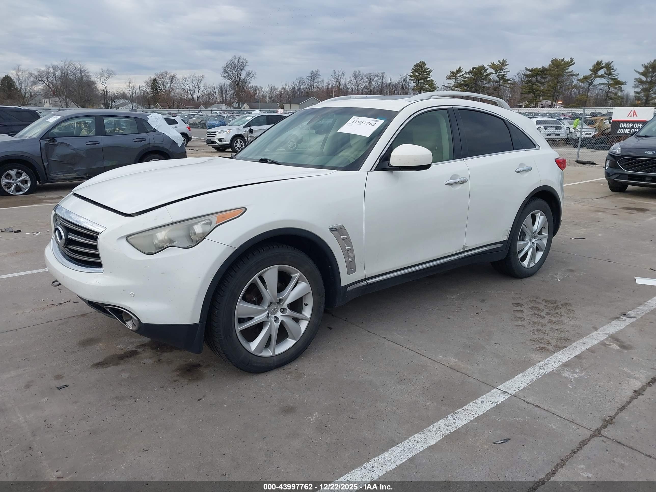 INFINITI FX35 image 2