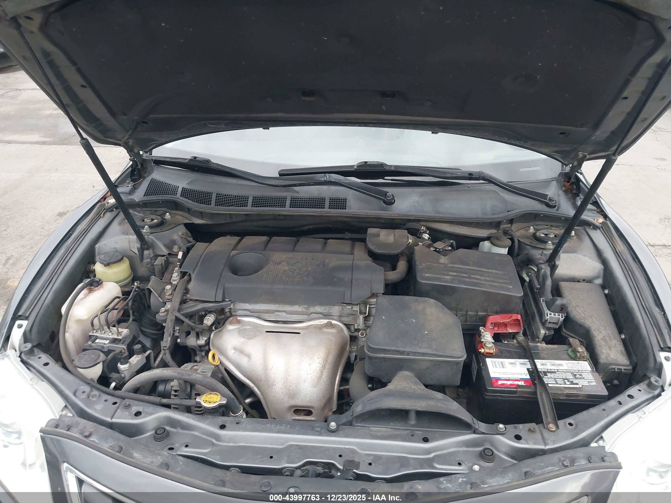 TOYOTA CAMRY image 10