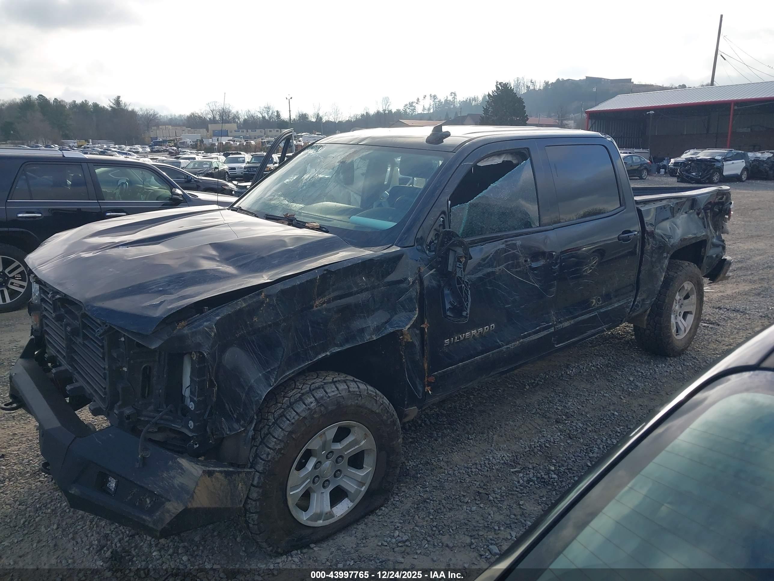 CHEVROLET SILVERADO image 2