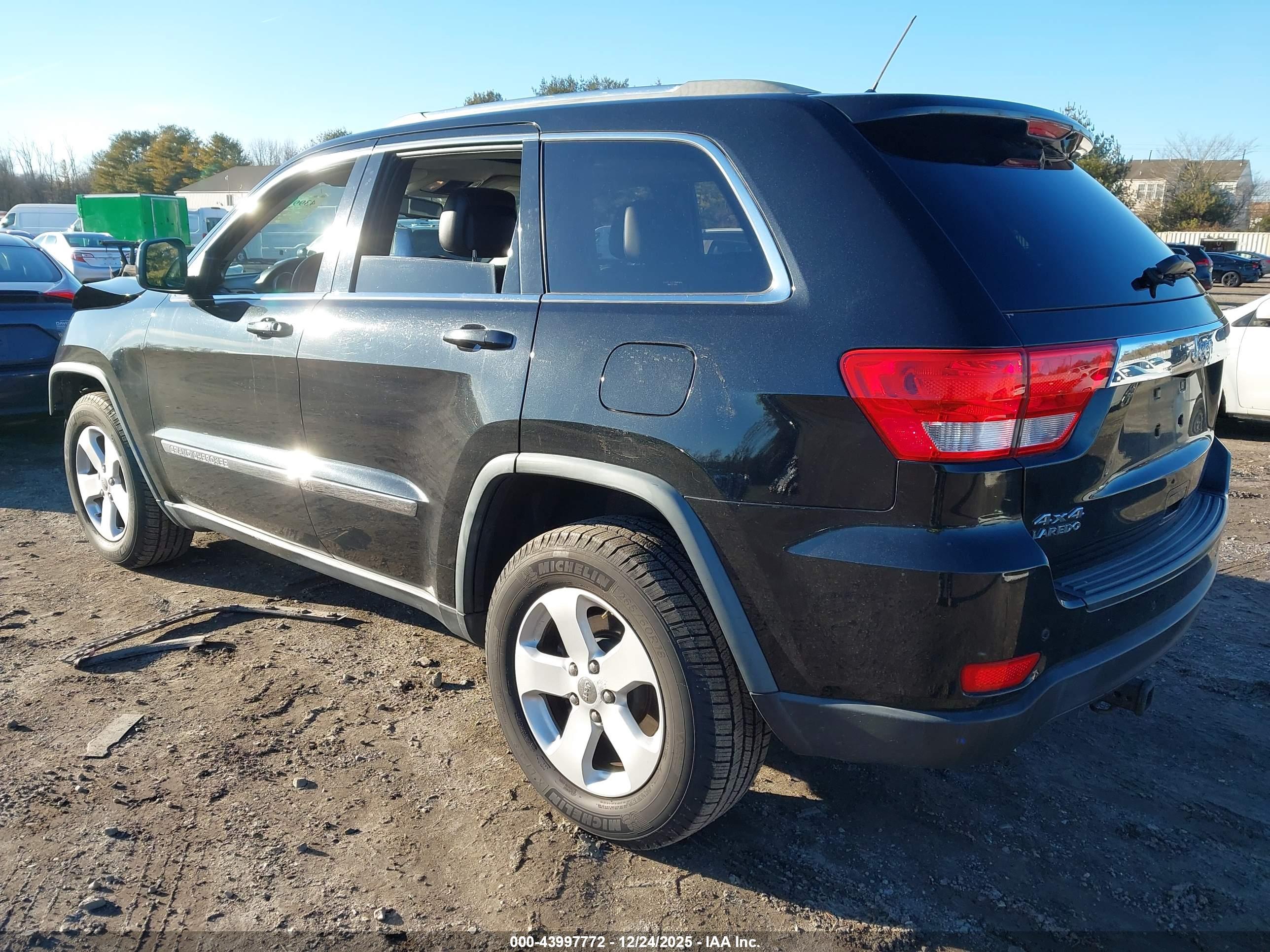 JEEP GRAND image 3