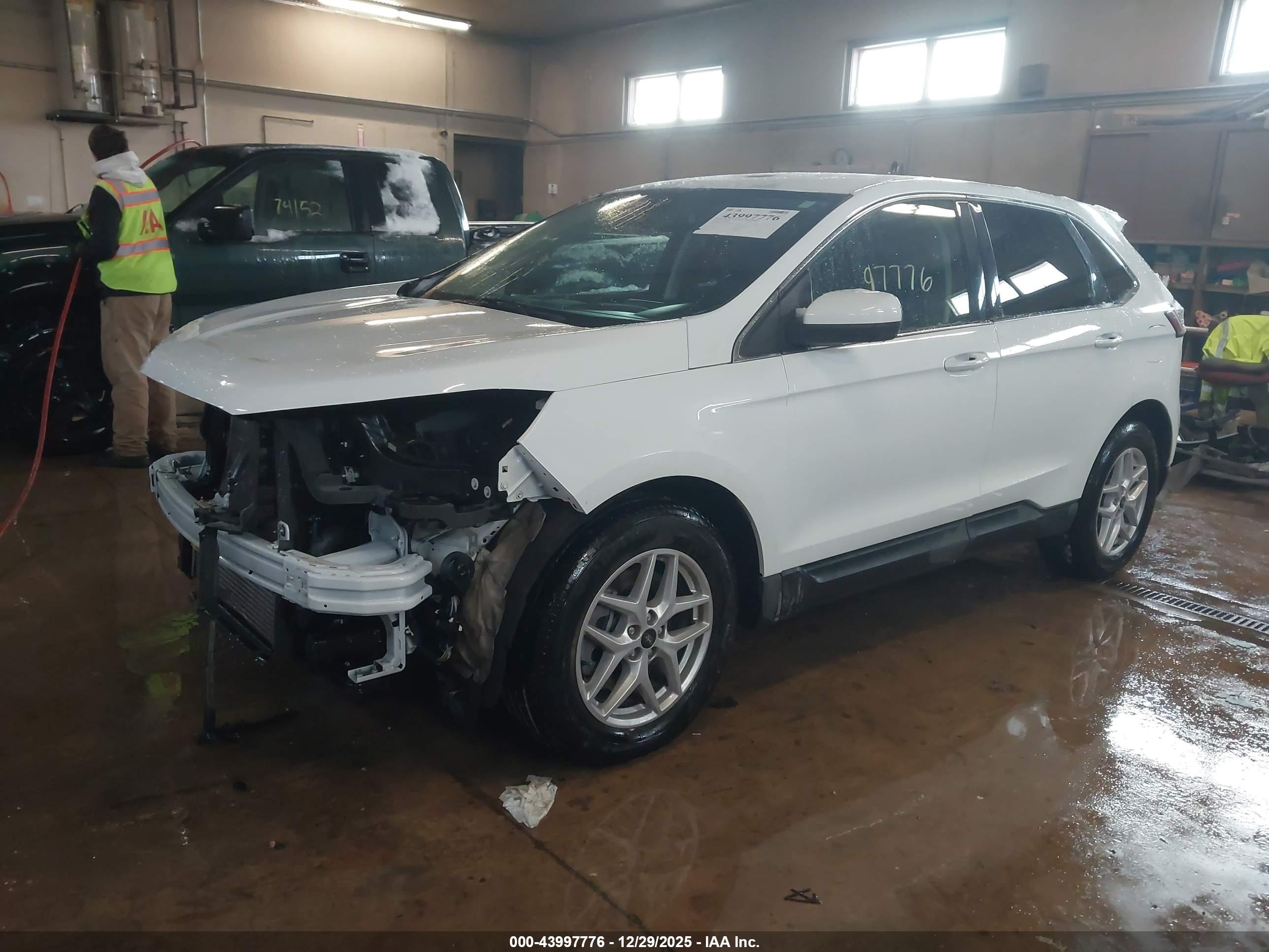 FORD EDGE image 2