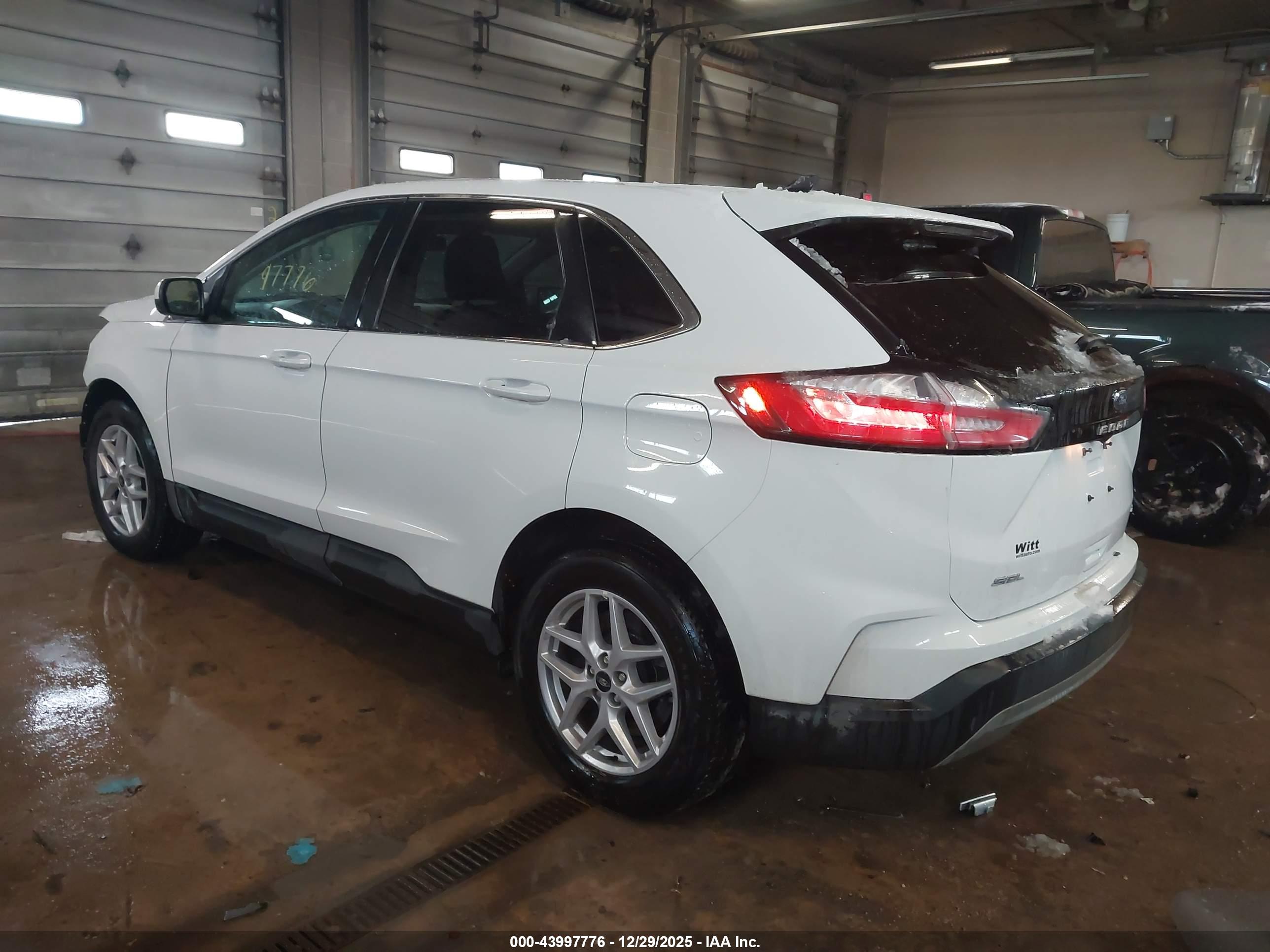 FORD EDGE image 3