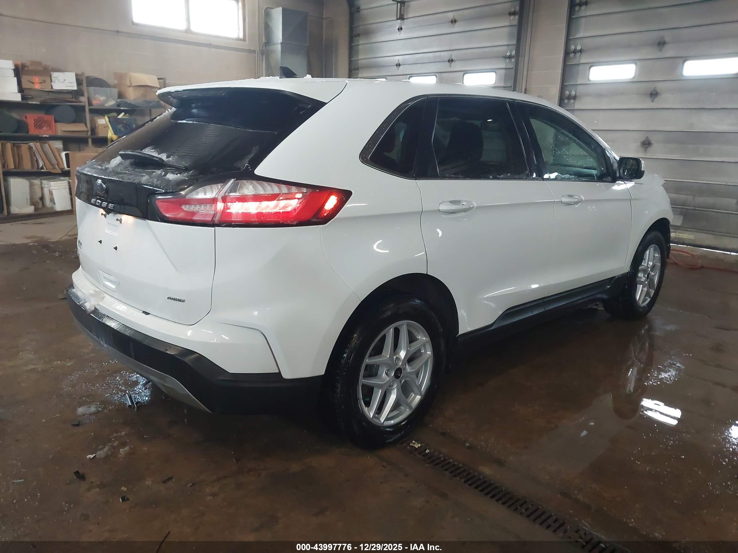 FORD EDGE image 4