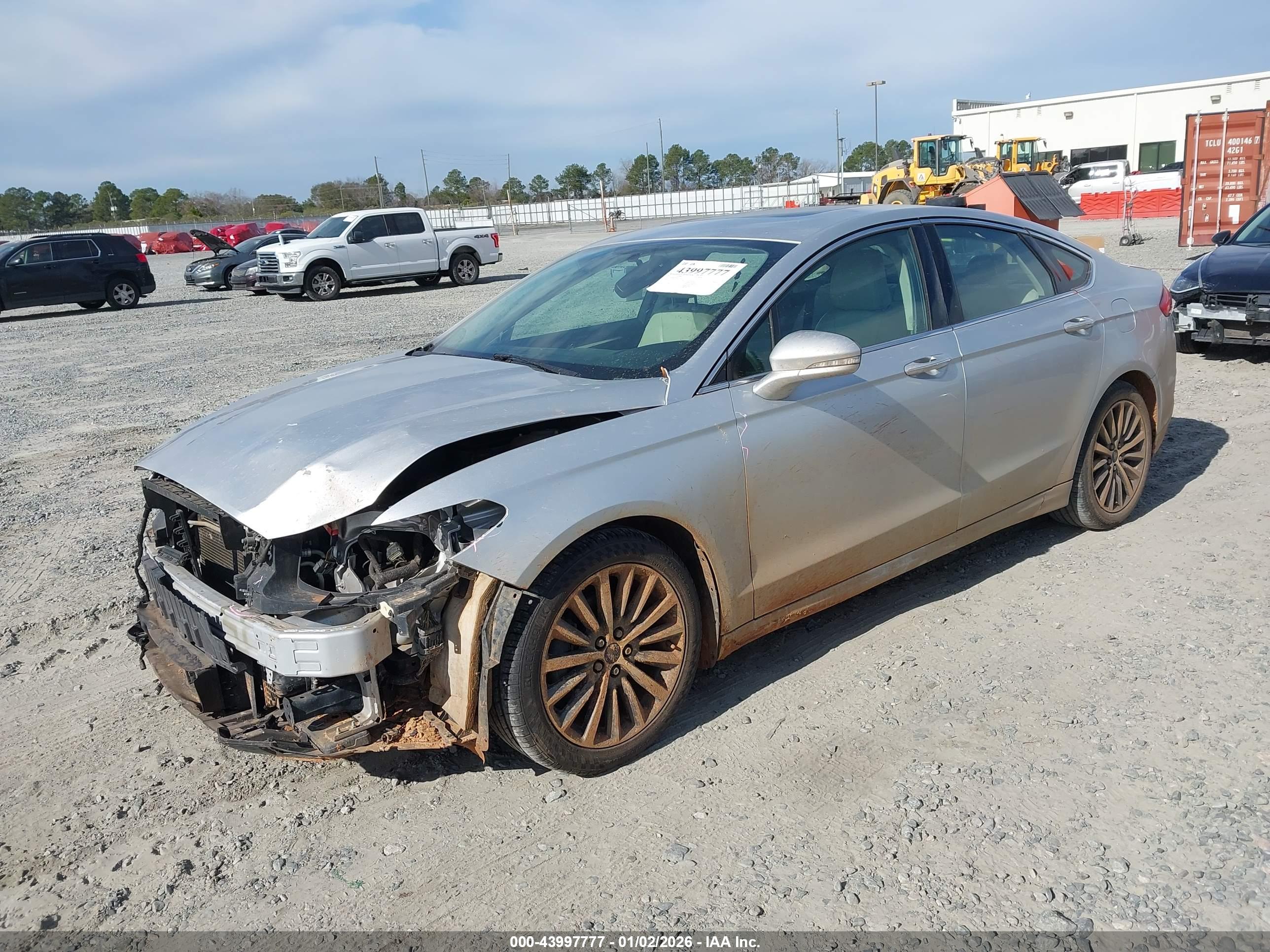 FORD FUSION image 2