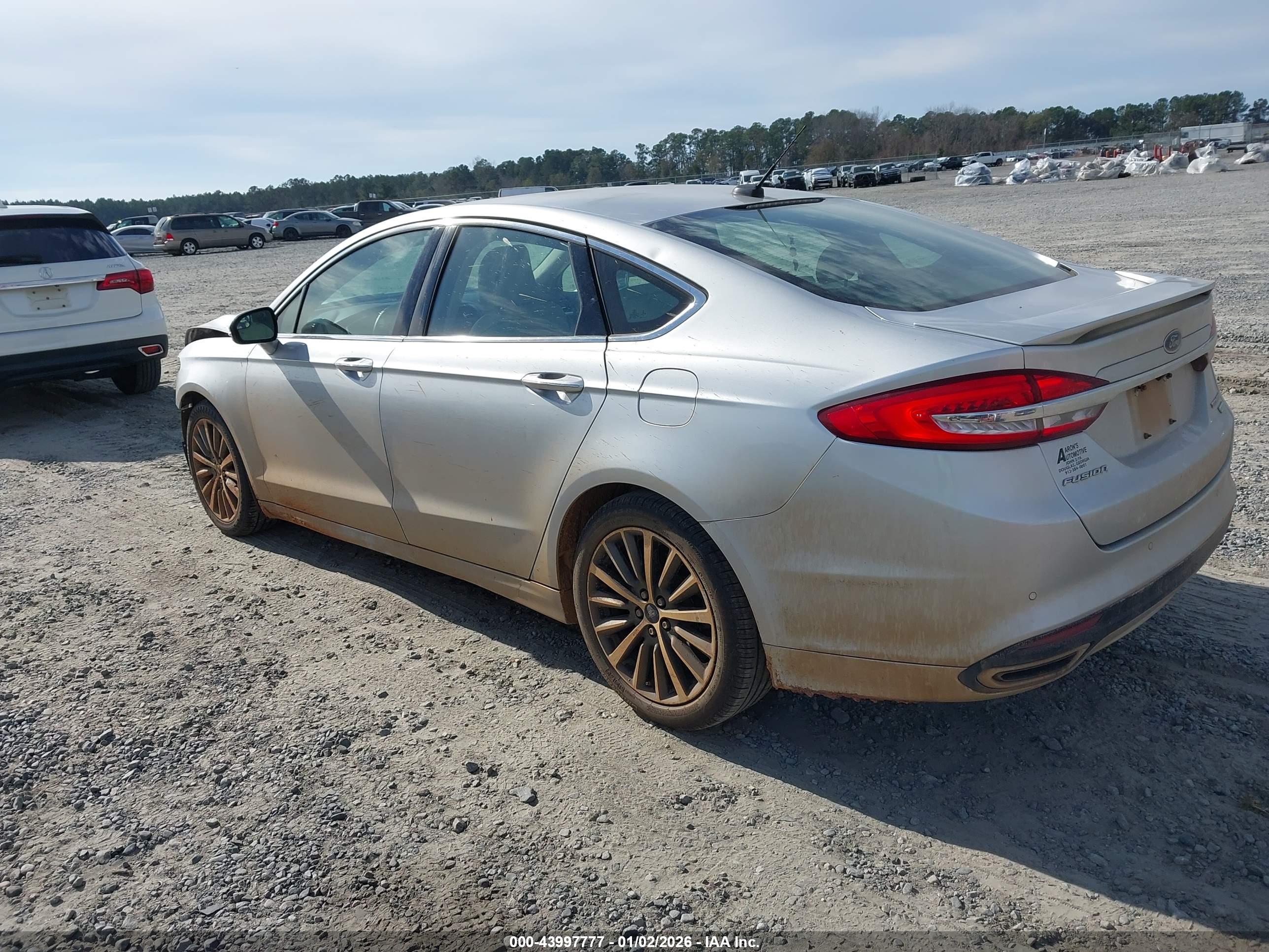 FORD FUSION image 3