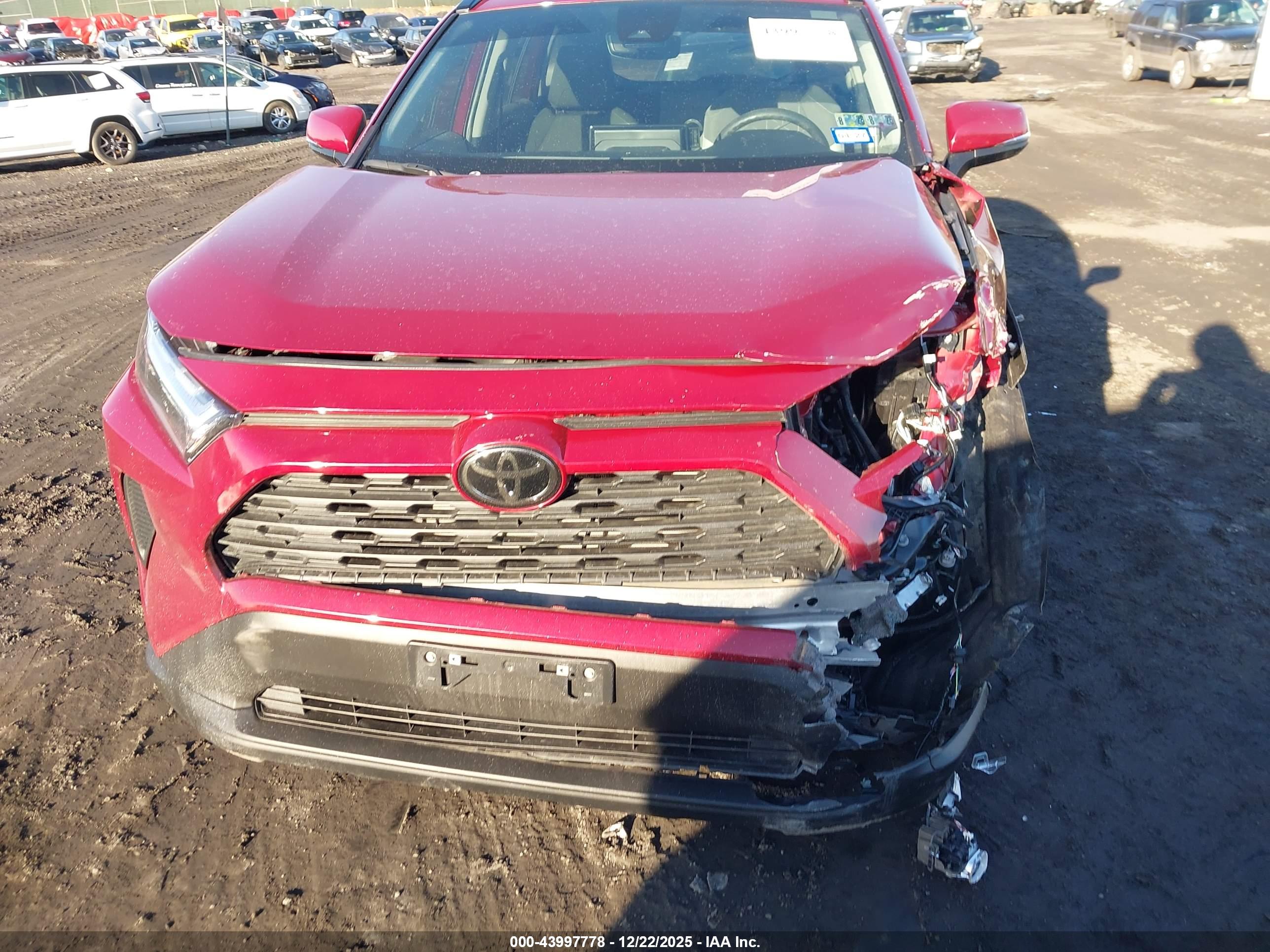 TOYOTA RAV4 image 6