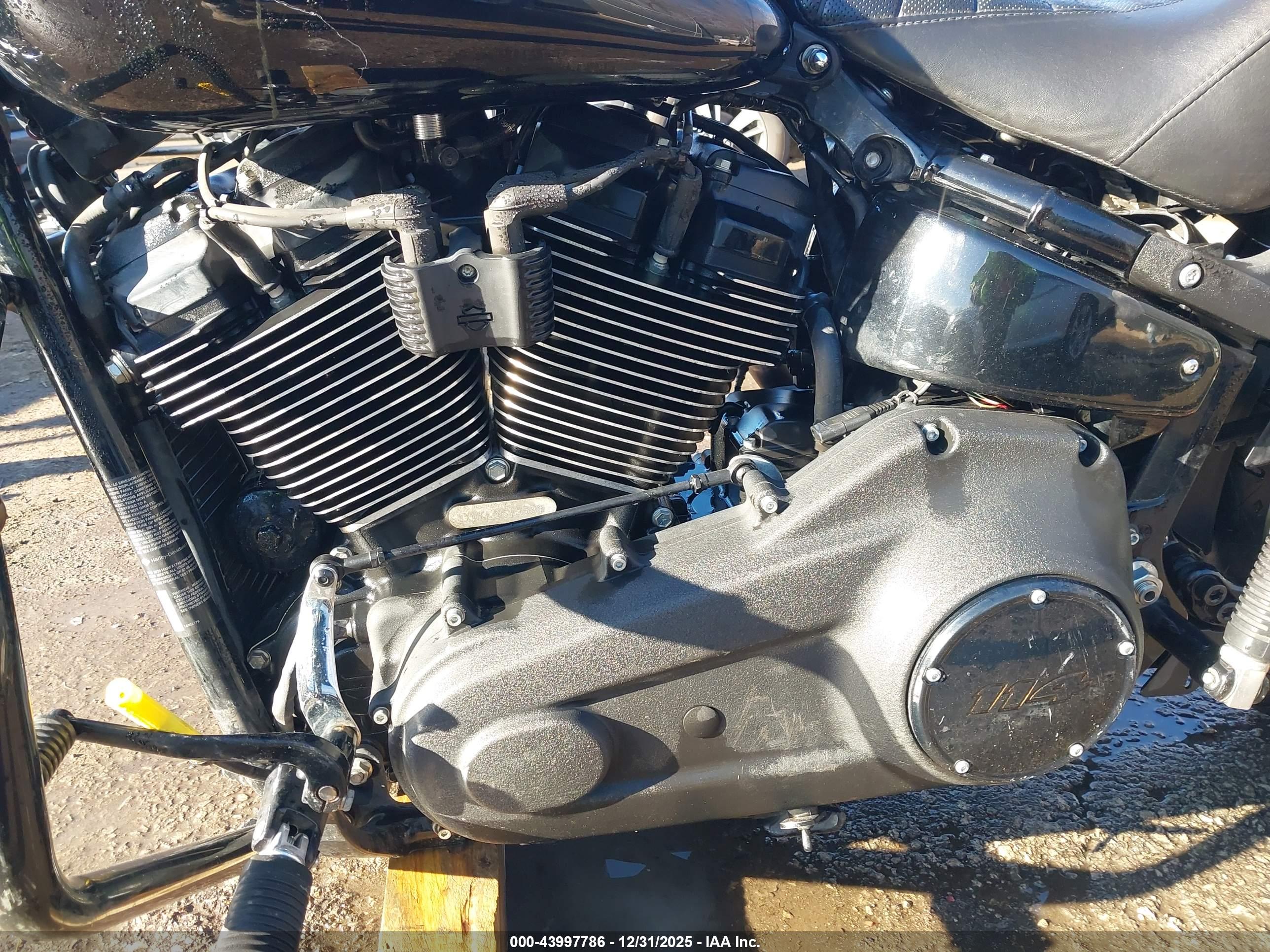 HARLEY-DAVIDSON FXLRS image 9