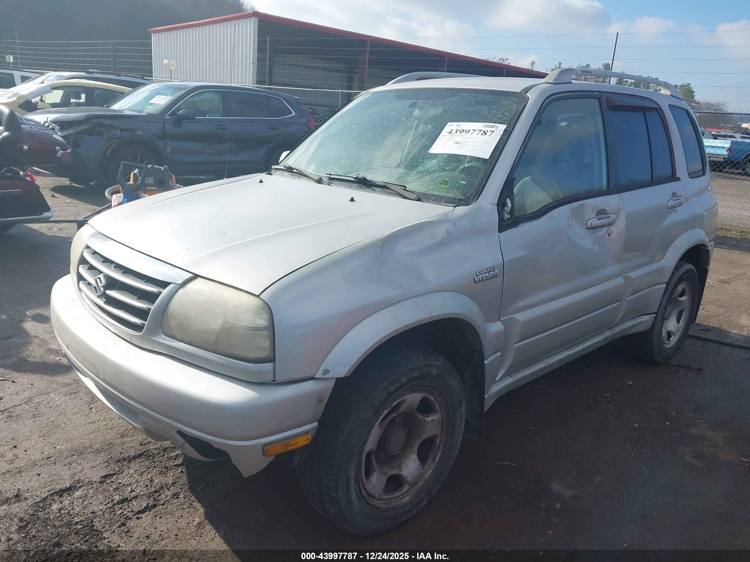 SUZUKI GRAND image 2
