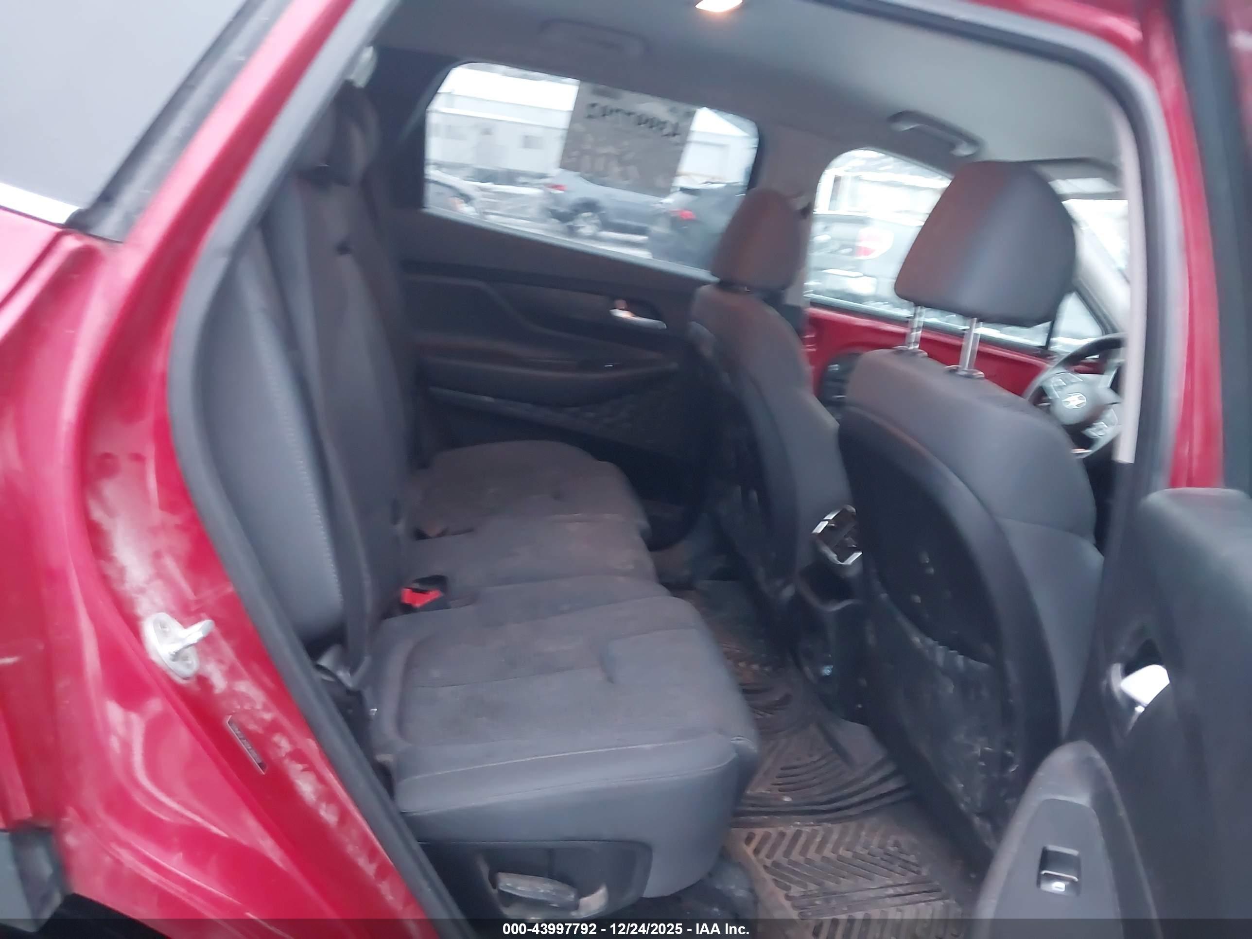 HYUNDAI SANTA image 8
