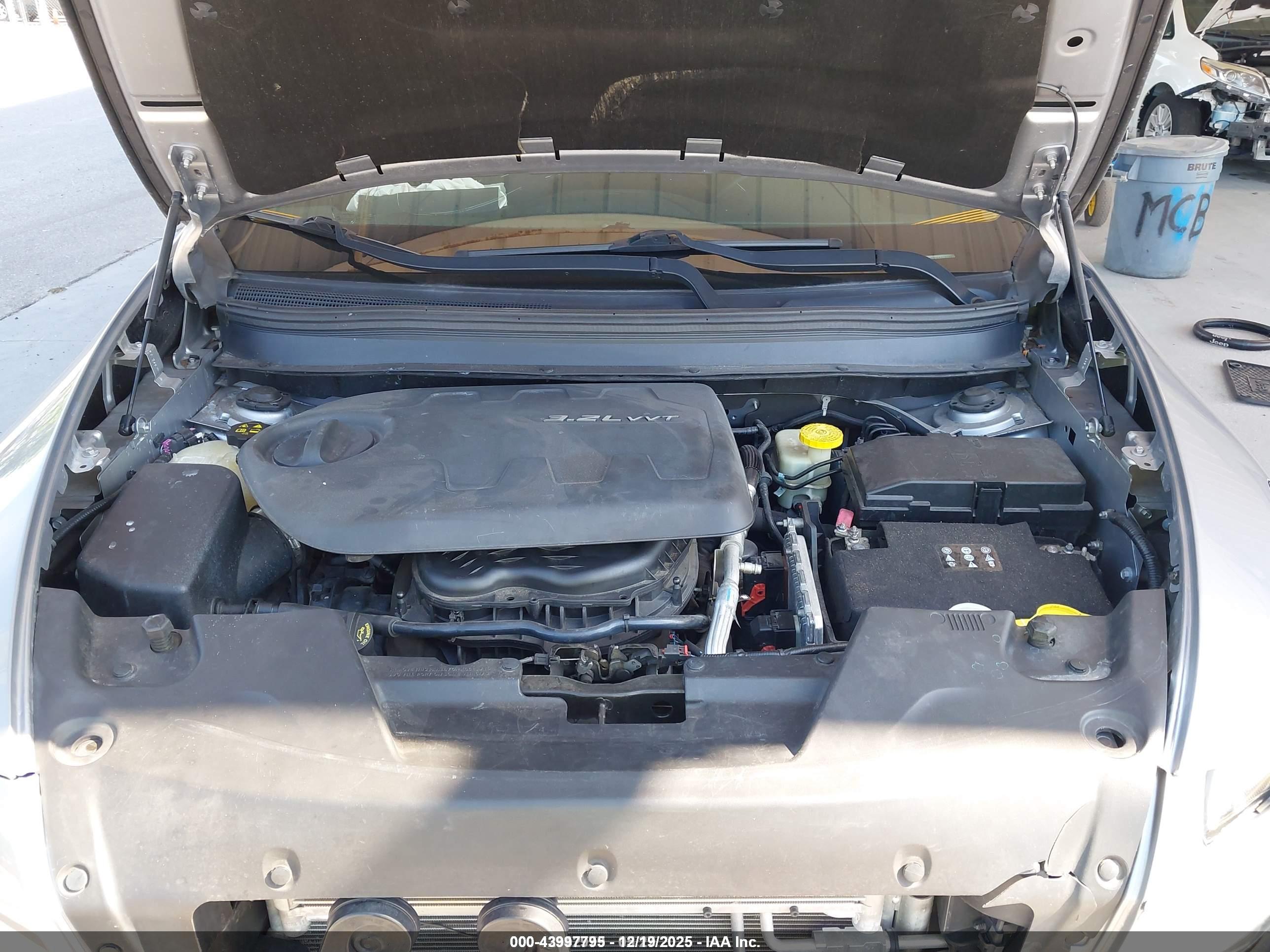 JEEP CHEROKEE image 10