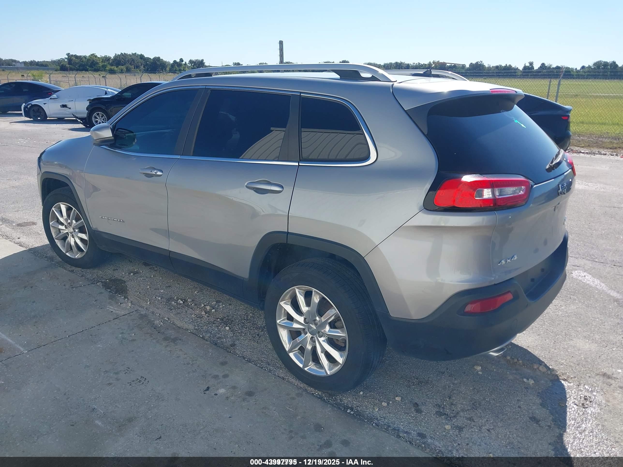 JEEP CHEROKEE image 3