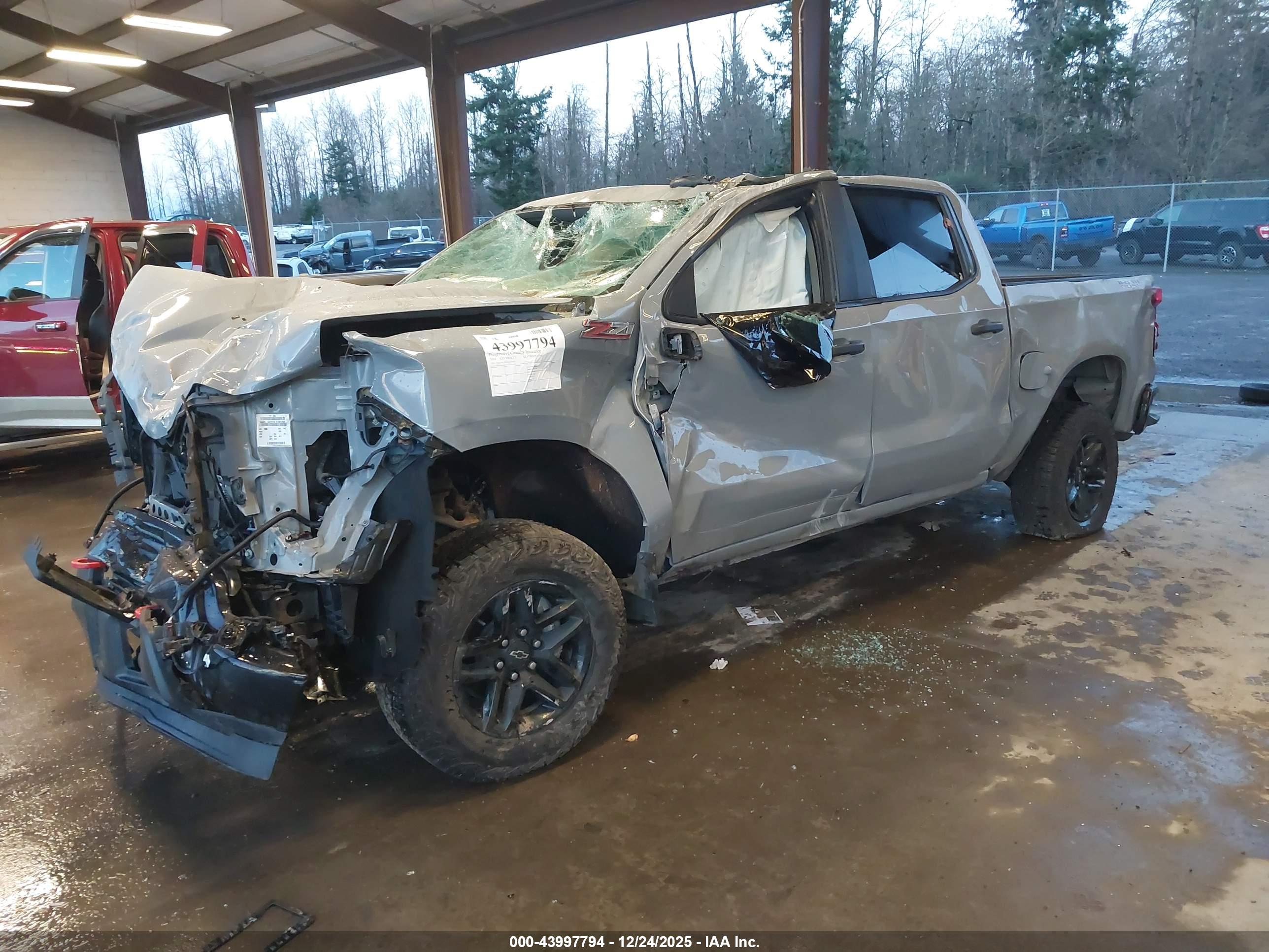 CHEVROLET SILVERADO image 2