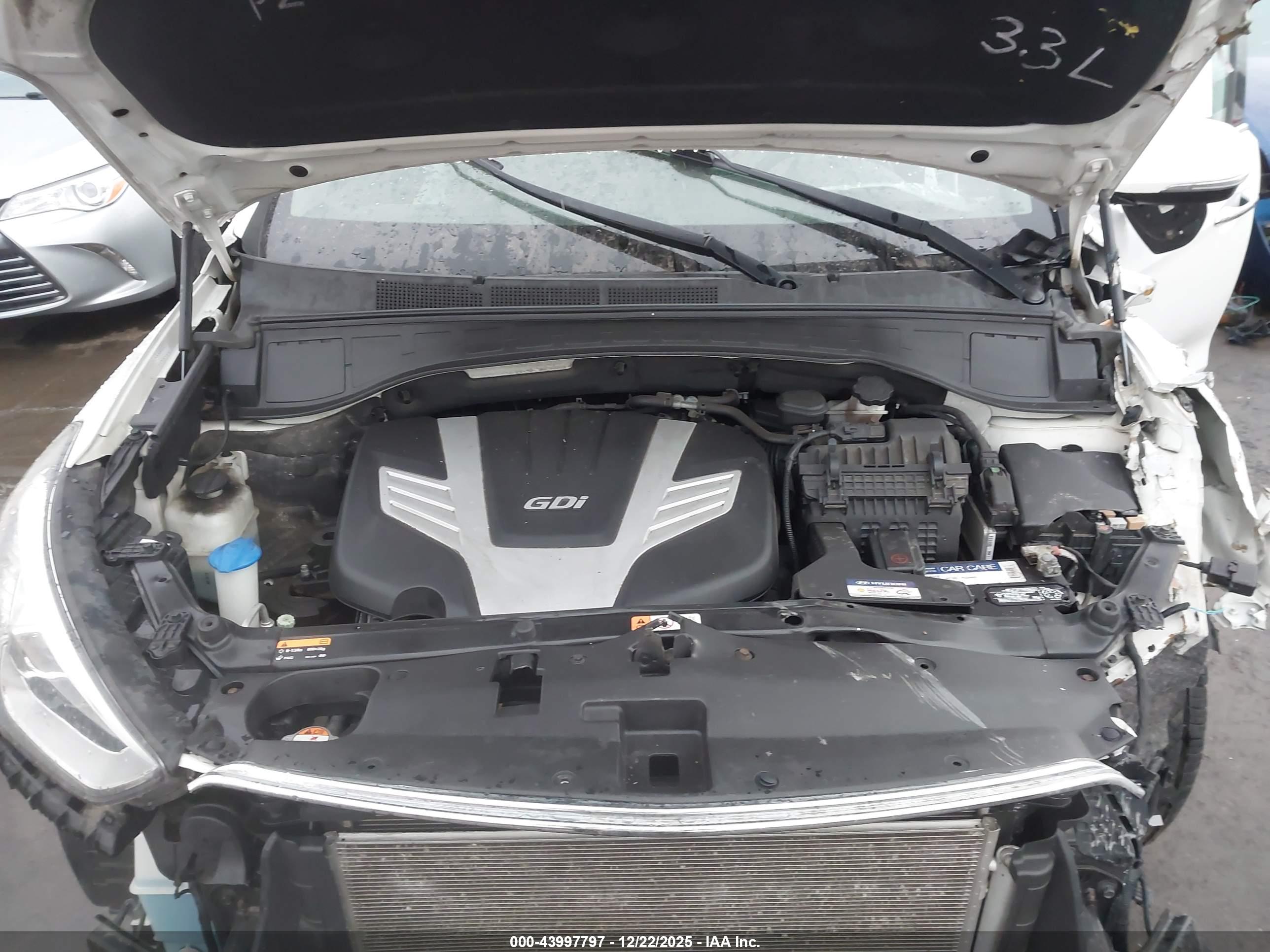 HYUNDAI SANTA image 10