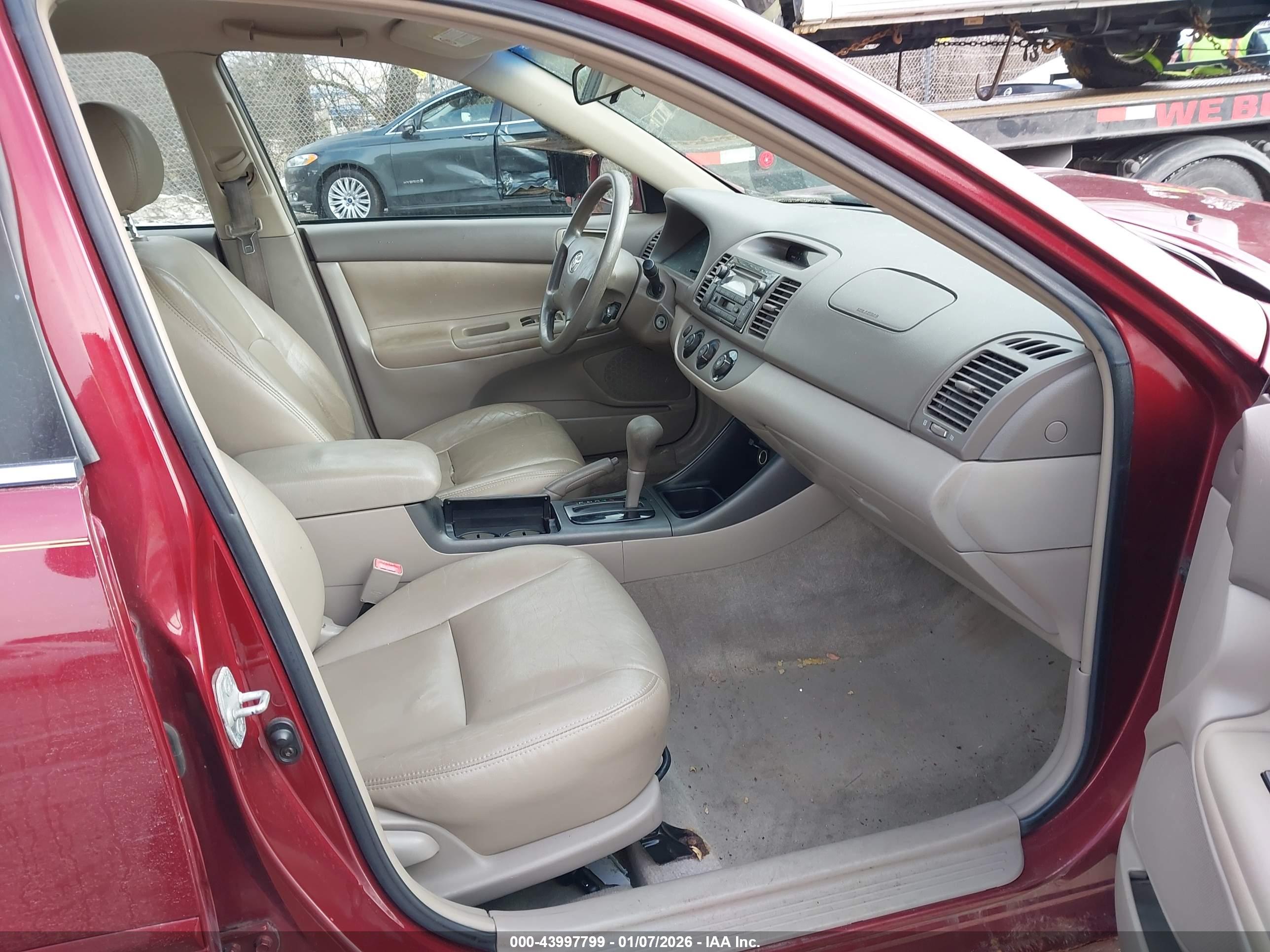 TOYOTA CAMRY image 5