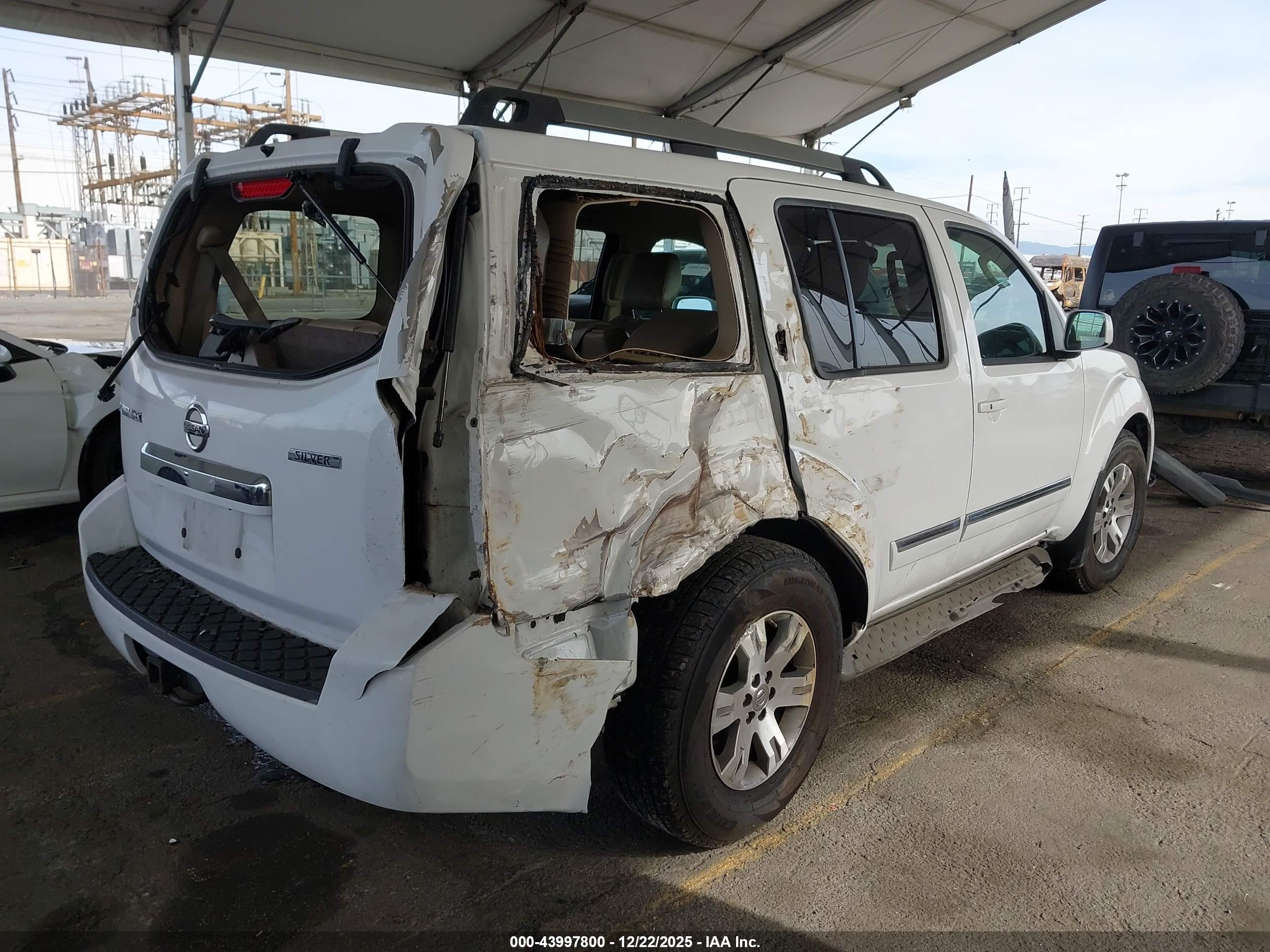 NISSAN PATHFINDER image 4