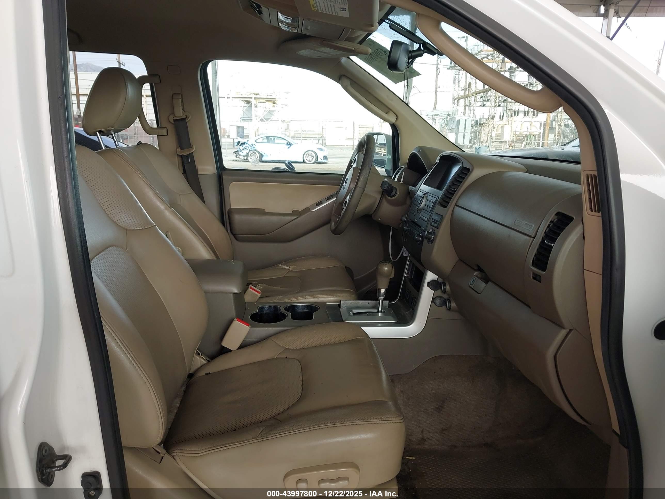 NISSAN PATHFINDER image 5