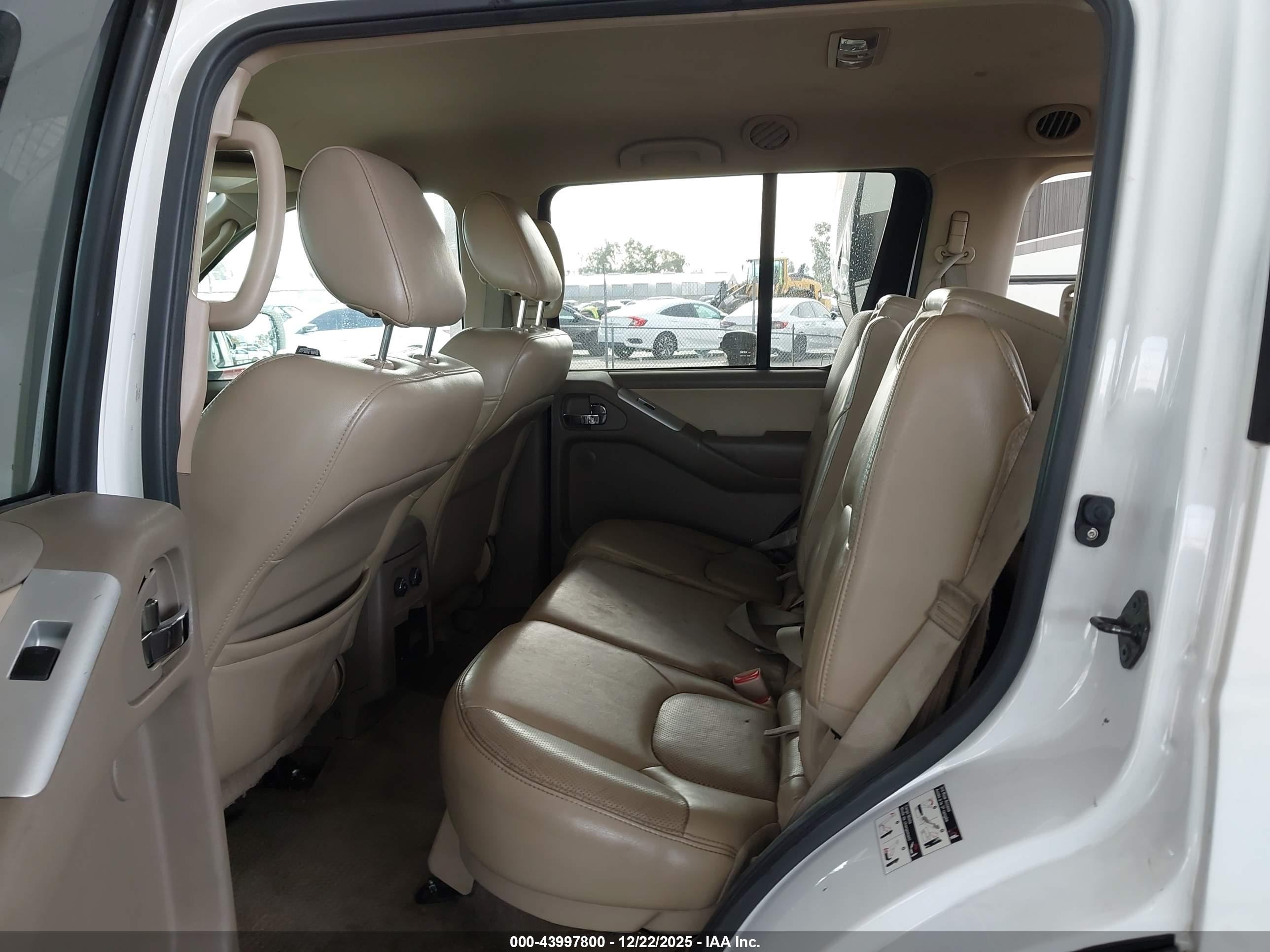 NISSAN PATHFINDER image 8