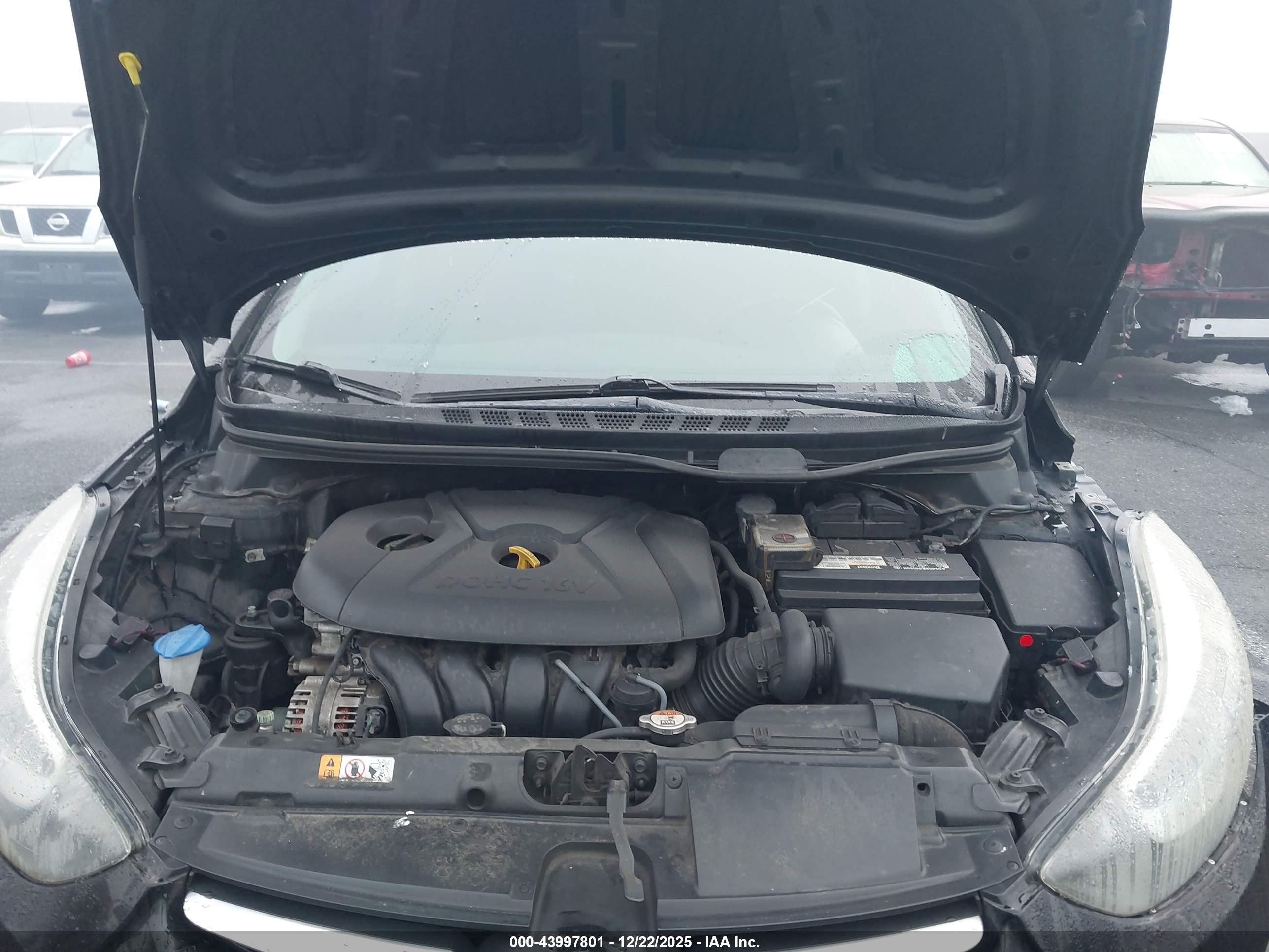 HYUNDAI ELANTRA image 10