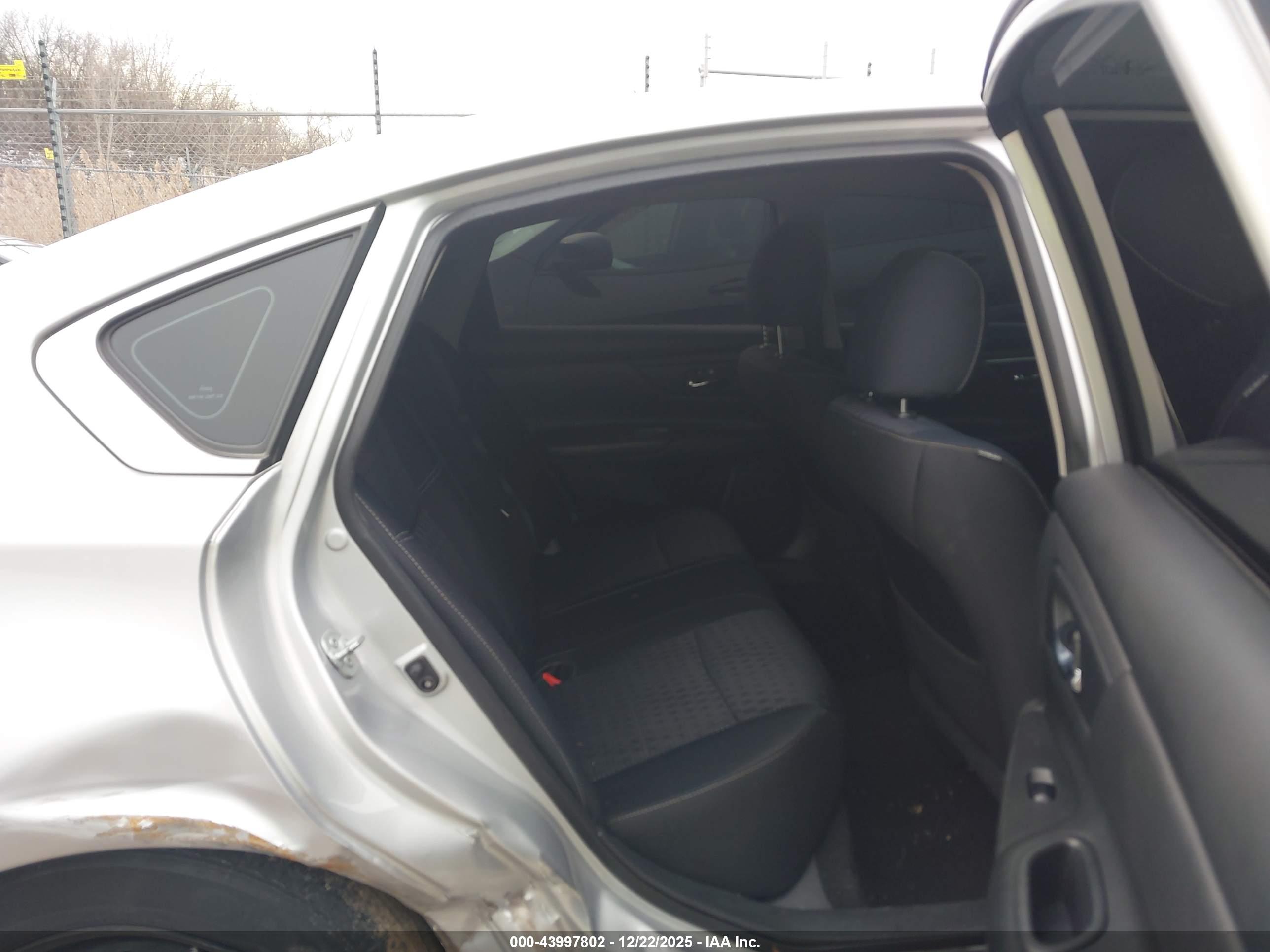 NISSAN ALTIMA image 8