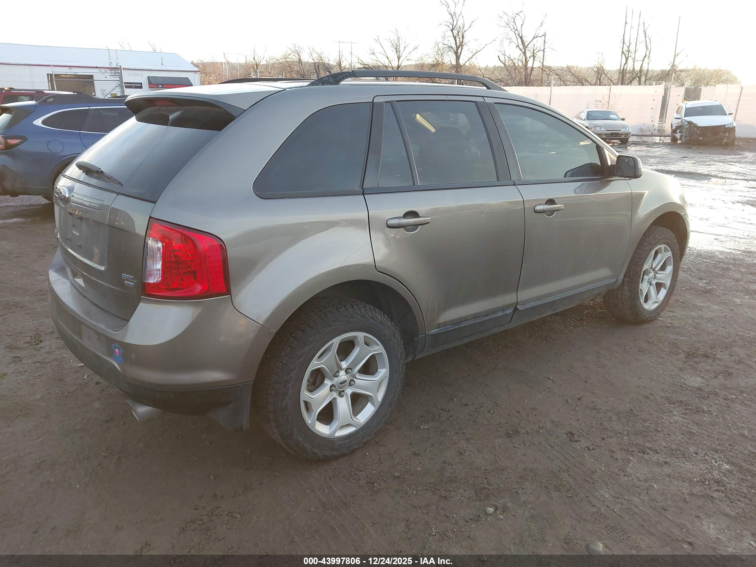 FORD EDGE image 4