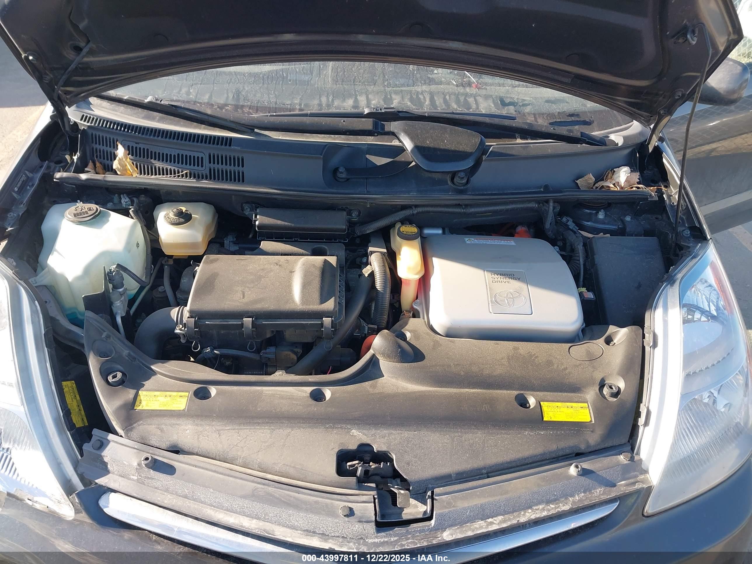 TOYOTA PRIUS image 10