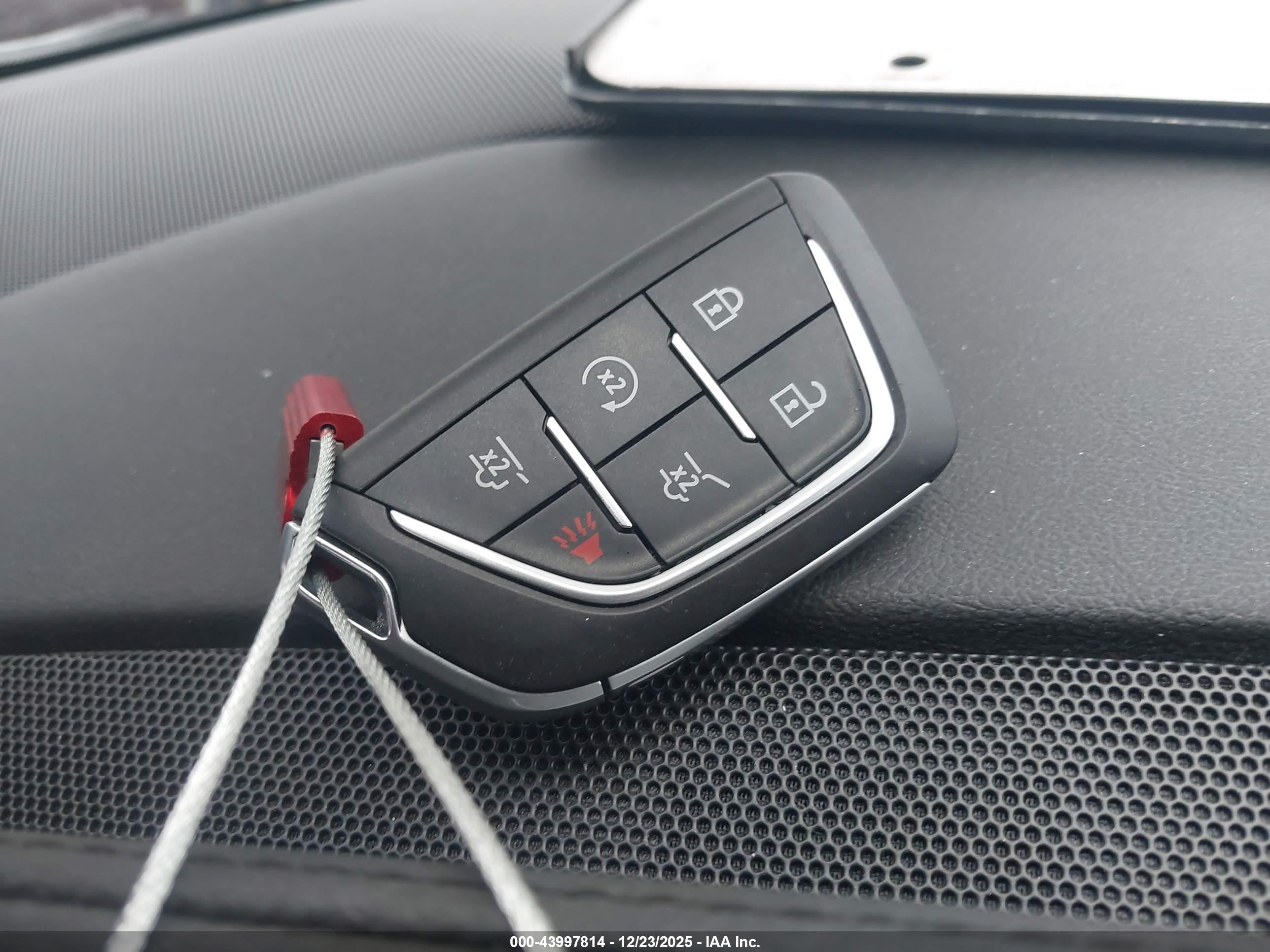 CADILLAC ESCALADE image 11