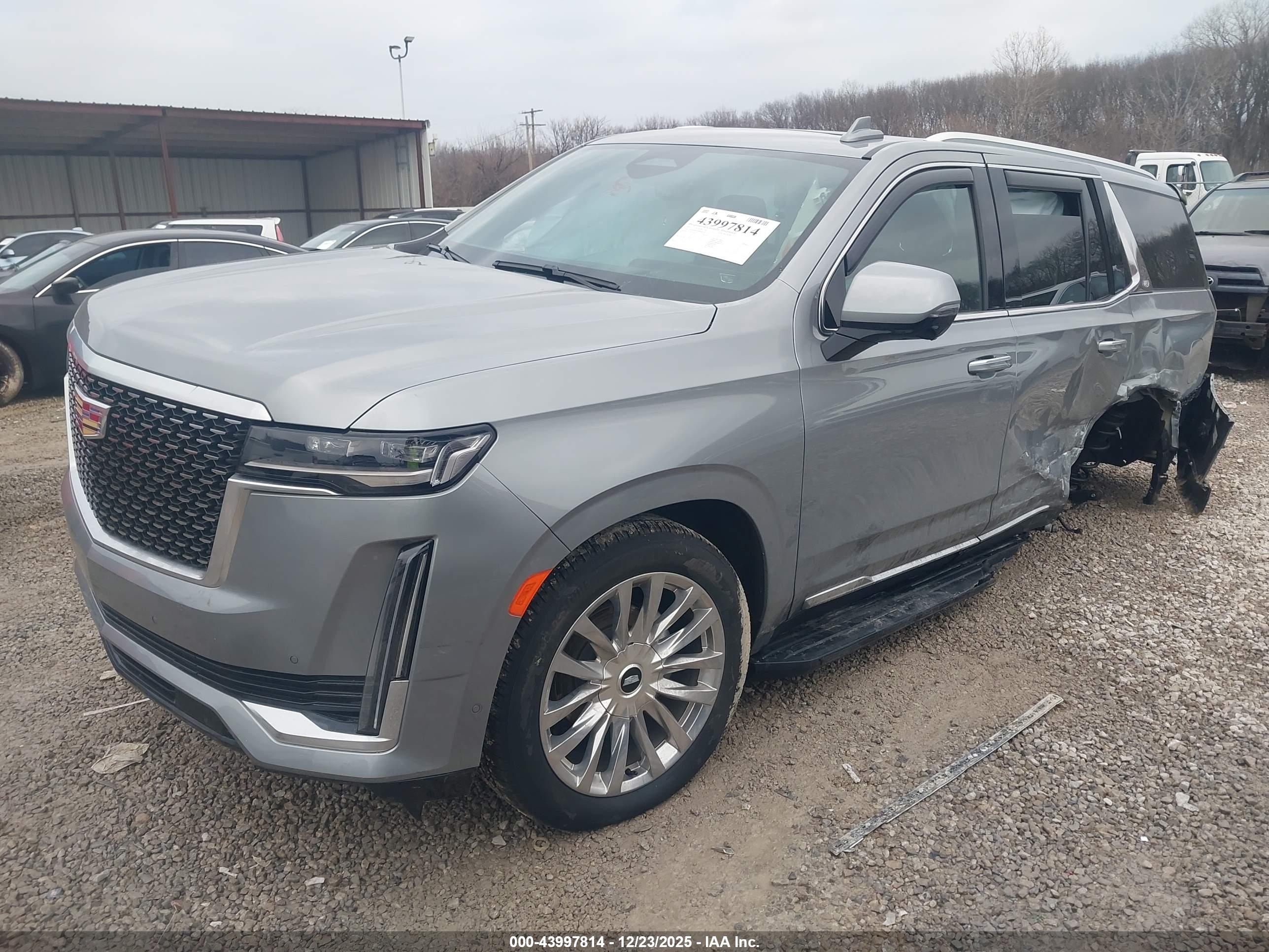 CADILLAC ESCALADE image 2