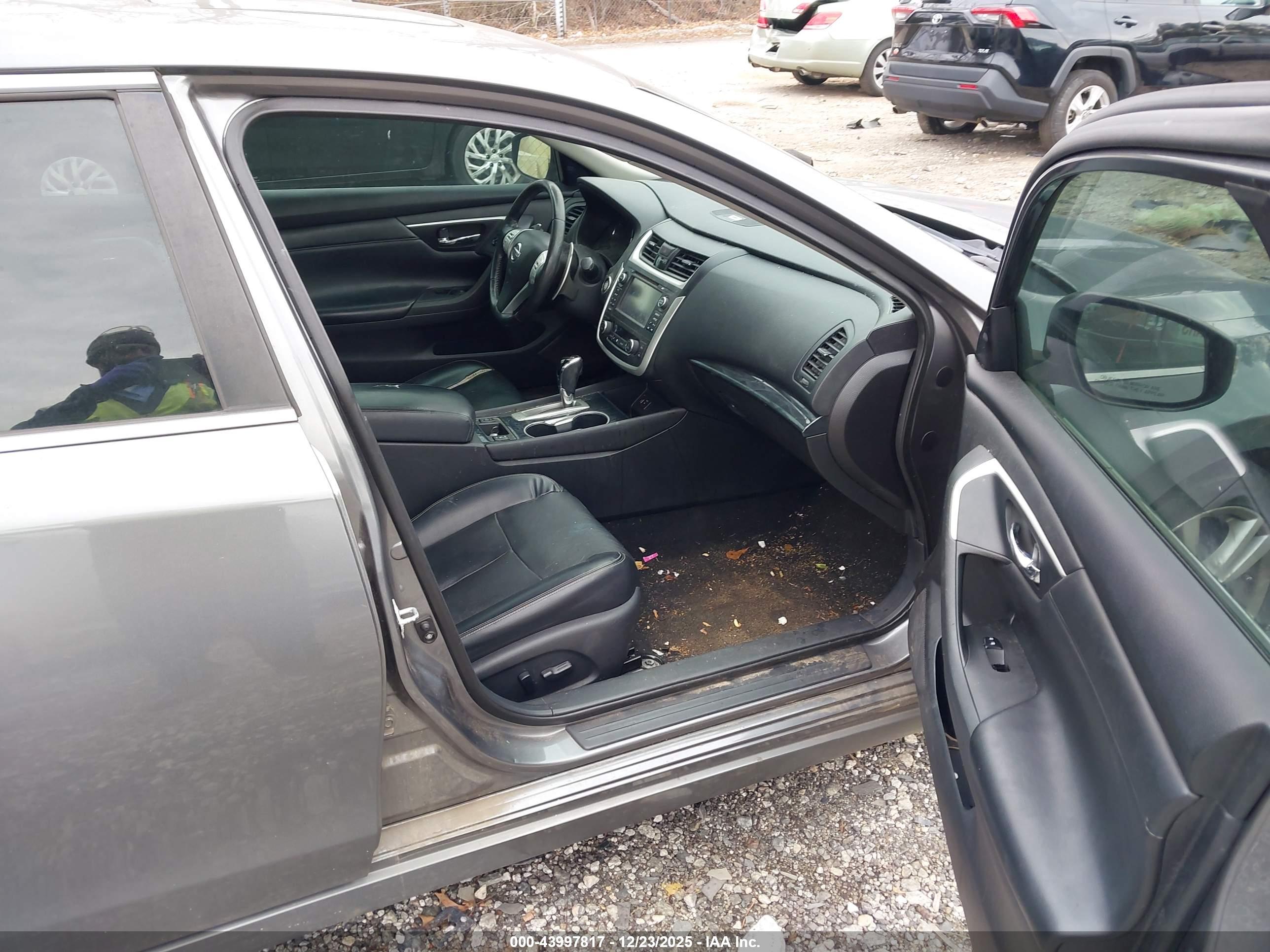 NISSAN ALTIMA image 5