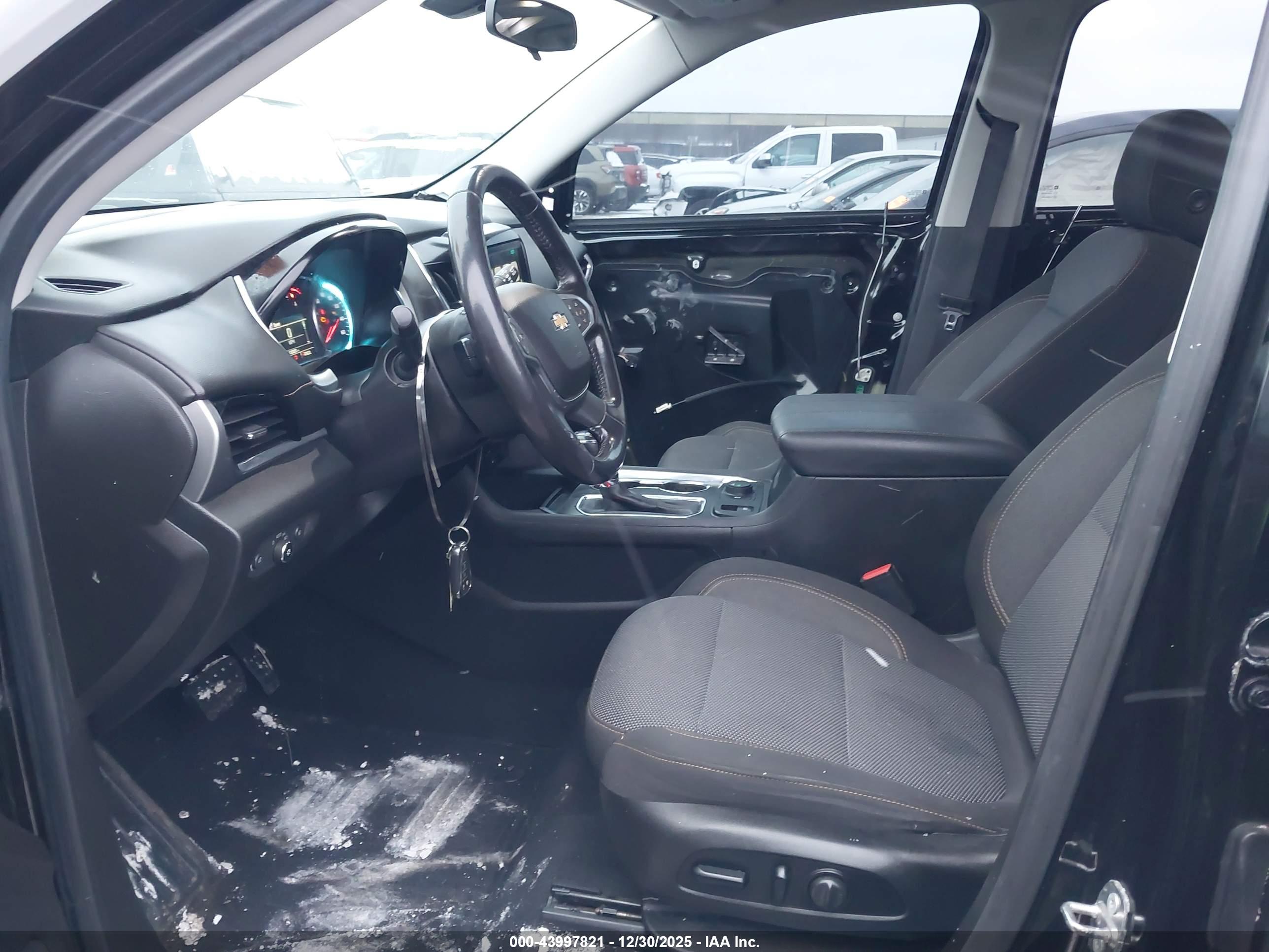 CHEVROLET TRAVERSE image 5