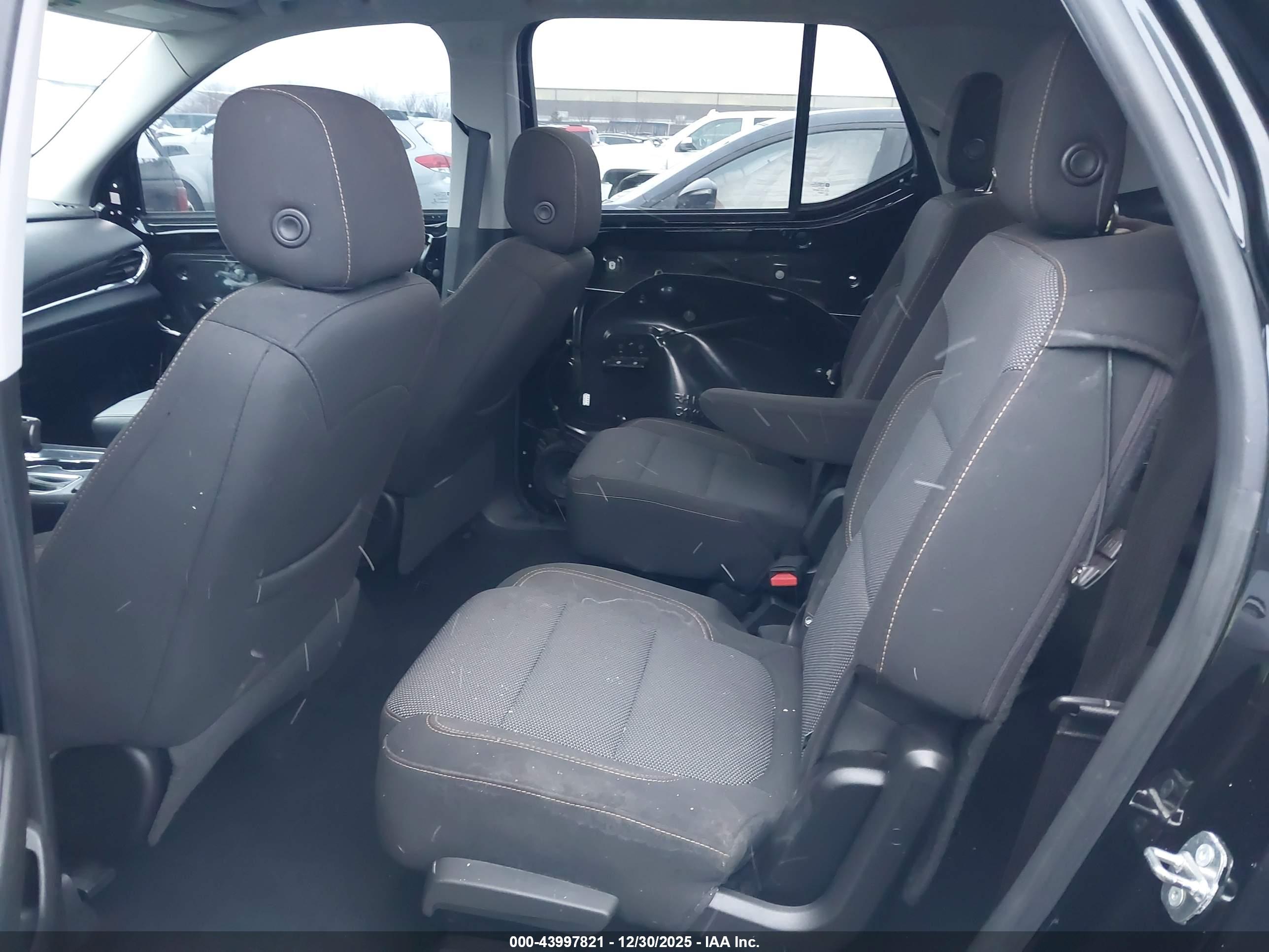 CHEVROLET TRAVERSE image 8