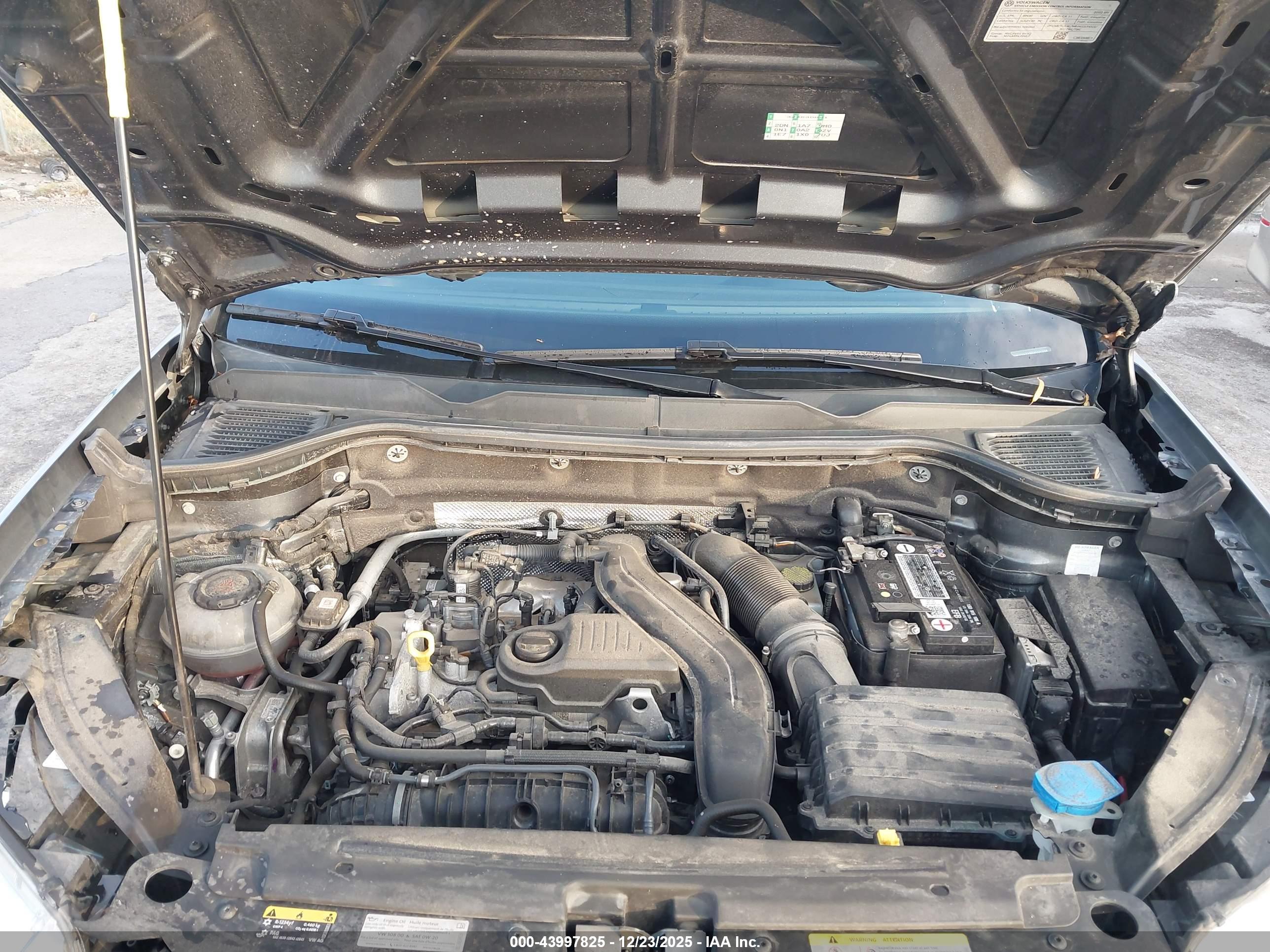VOLKSWAGEN TAOS image 10